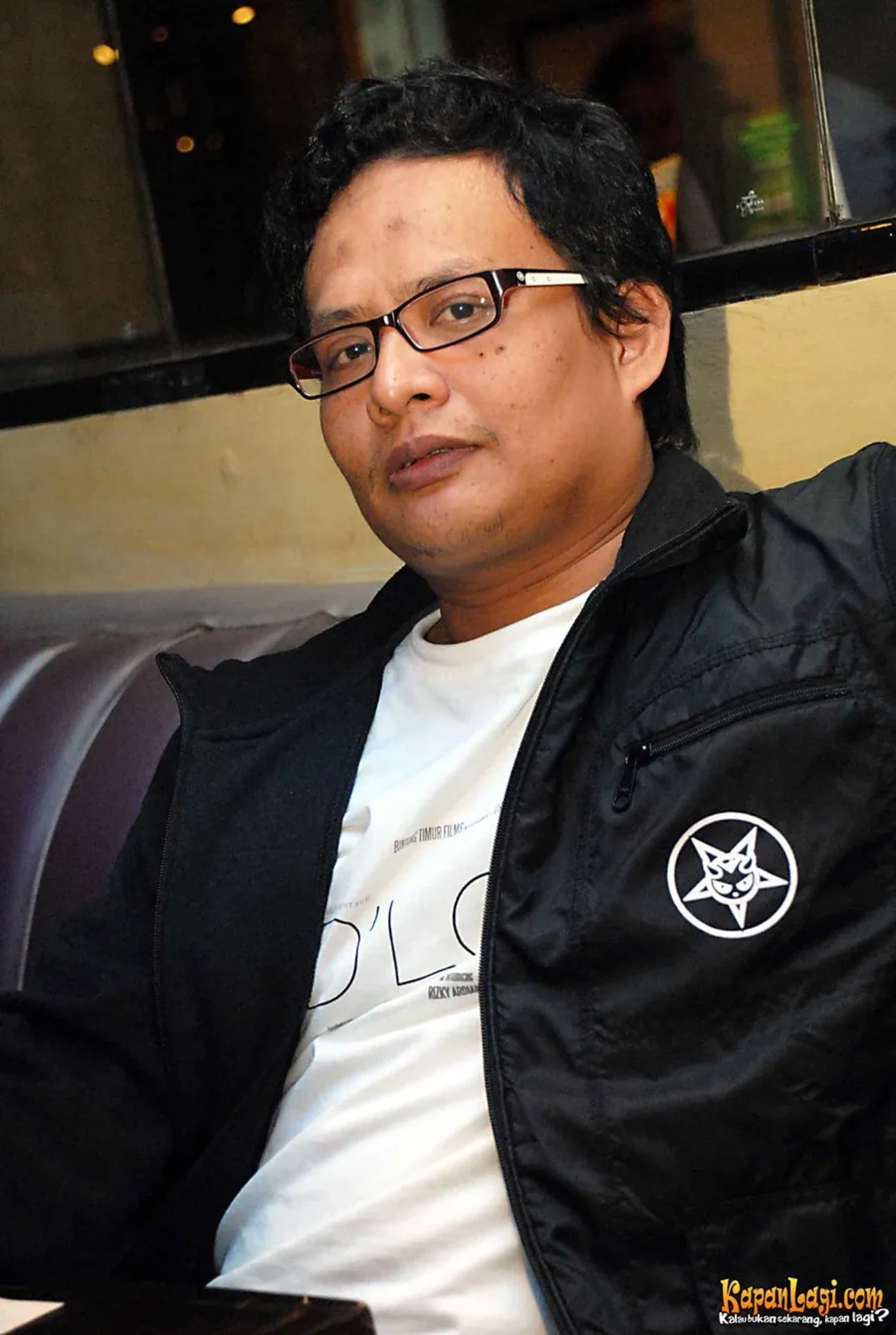 Jika Anda tidak melihat foto Helfi Kardit, kemungkinan karena foto dengan nomor tersebut tidak tersedia di Kapanlagi.com™