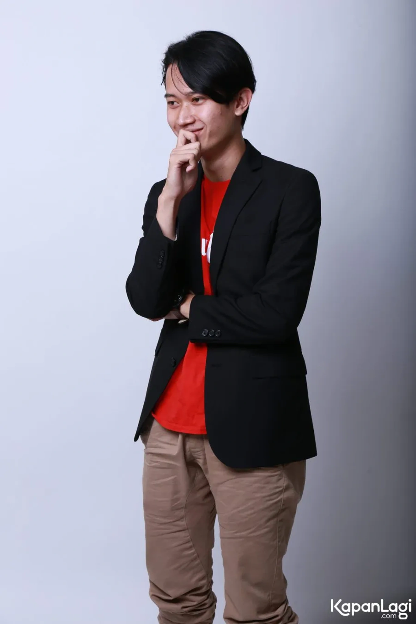 Jika Anda tidak melihat foto Hisqie Furqonie, kemungkinan karena foto dengan nomor tersebut tidak tersedia di Kapanlagi.com™