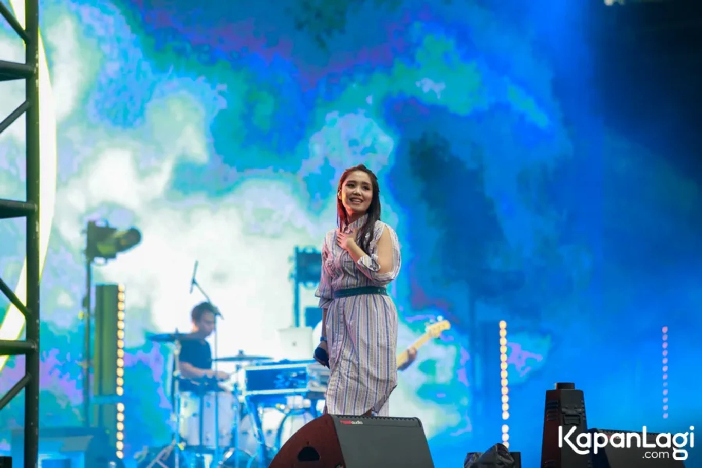 Jika Anda tidak melihat foto Hivi, kemungkinan karena foto dengan nomor tersebut tidak tersedia di Kapanlagi.com™