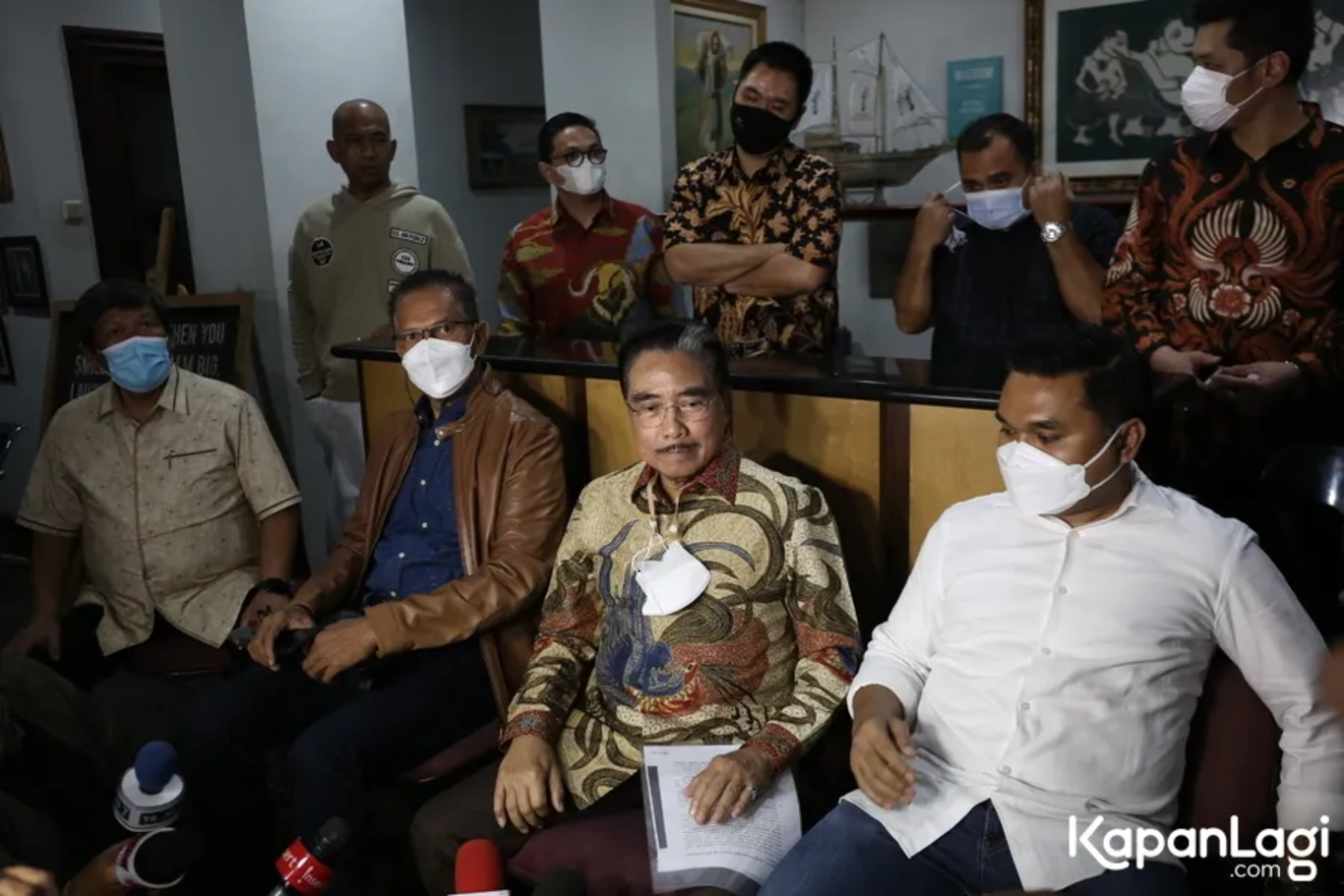 Jika Anda tidak melihat foto Hotma Sitompul, kemungkinan karena foto dengan nomor tersebut tidak tersedia di Kapanlagi.com™