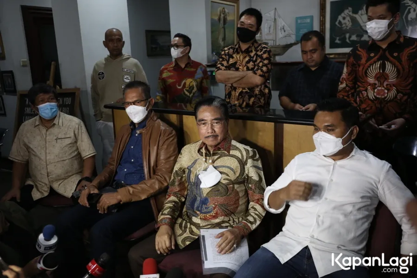 Jika Anda tidak melihat foto Hotma Sitompul, kemungkinan karena foto dengan nomor tersebut tidak tersedia di Kapanlagi.com™