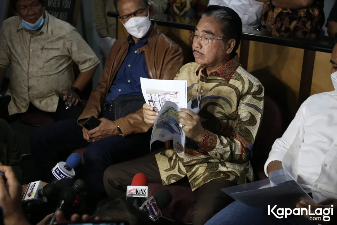 Jika Anda tidak melihat foto Hotma Sitompul, kemungkinan karena foto dengan nomor tersebut tidak tersedia di Kapanlagi.com™