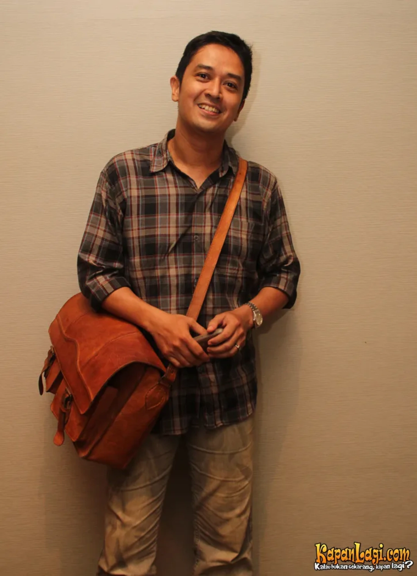 Jika Anda tidak melihat foto Ida Bagus Made Oka Sugawa, kemungkinan karena foto dengan nomor tersebut tidak tersedia di Kapanlagi.com™