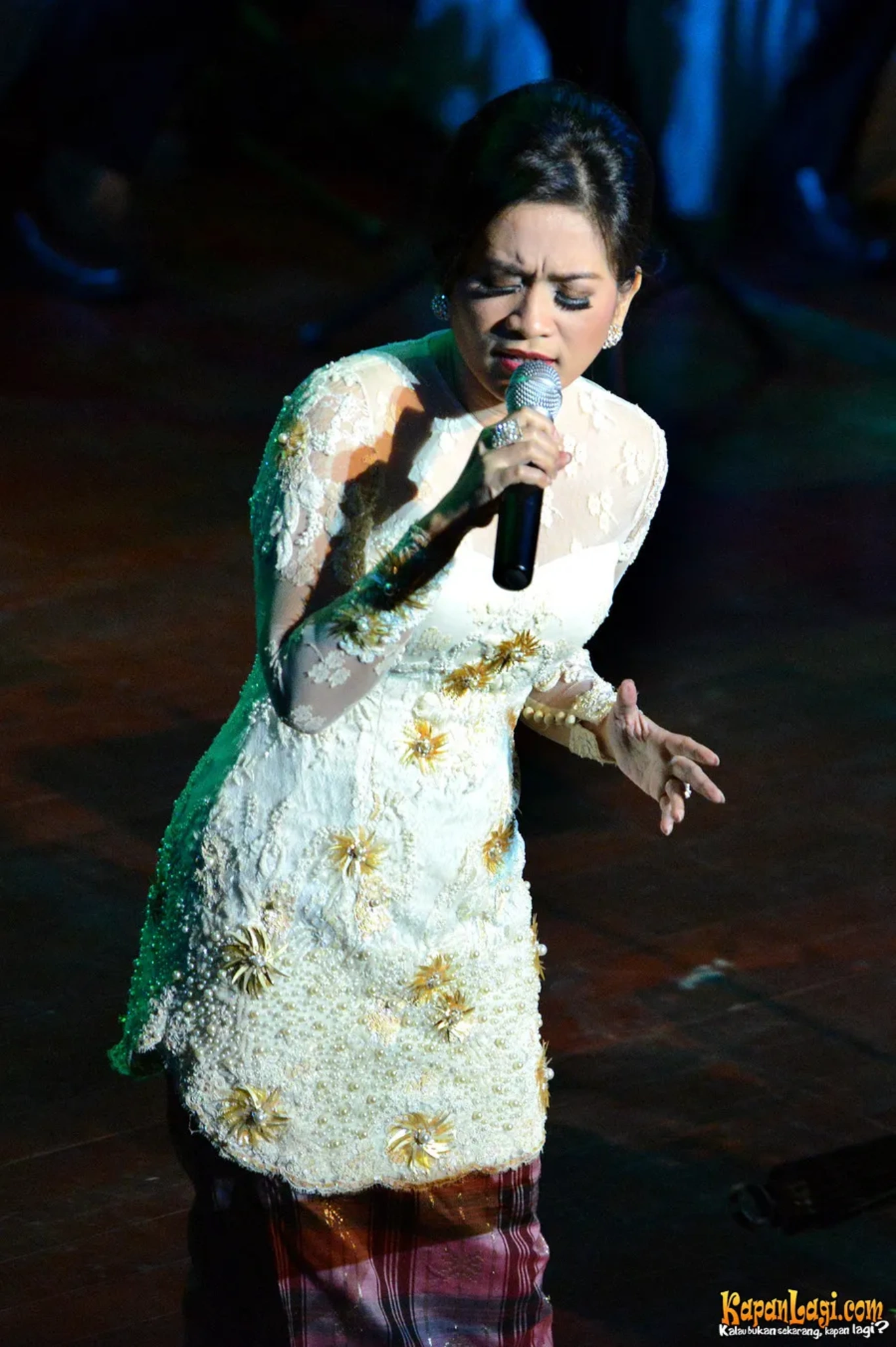 Jika Anda tidak melihat foto Ike Nurjanah, kemungkinan karena foto dengan nomor tersebut tidak tersedia di Kapanlagi.com™