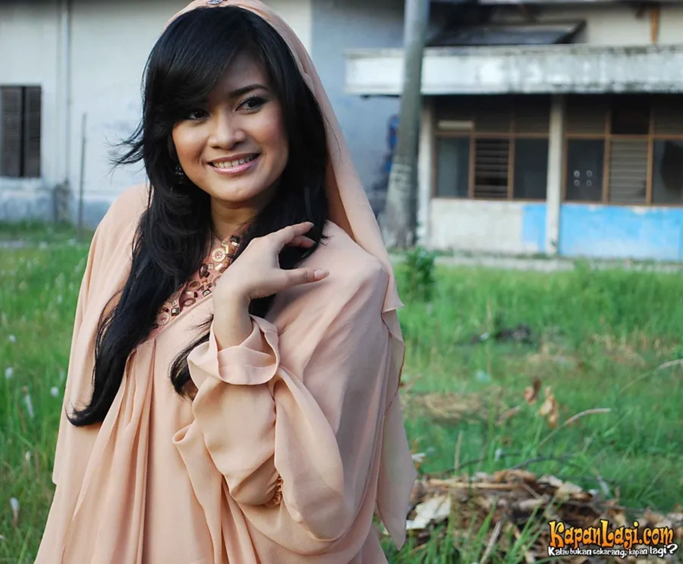 Jika Anda tidak melihat foto Ikke Nurjanah, kemungkinan karena foto dengan nomor tersebut tidak tersedia di Kapanlagi.com™