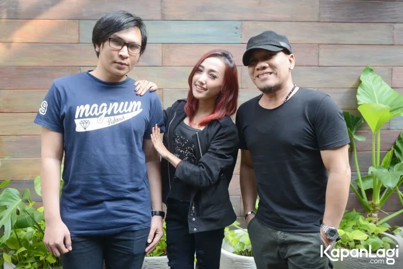 Jika Anda tidak melihat foto Iluska Band, kemungkinan karena foto dengan nomor tersebut tidak tersedia di Kapanlagi.com™