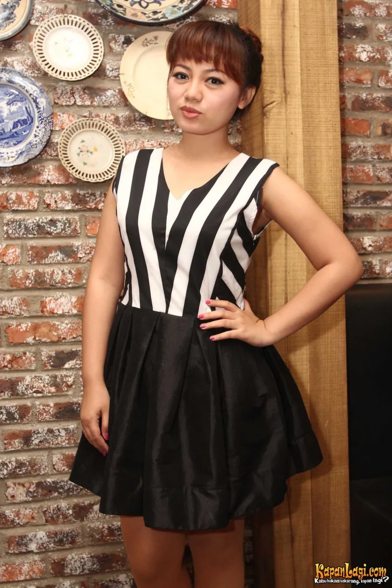 Jika Anda tidak melihat foto Imelda Hoshi, kemungkinan karena foto dengan nomor tersebut tidak tersedia di Kapanlagi.com™