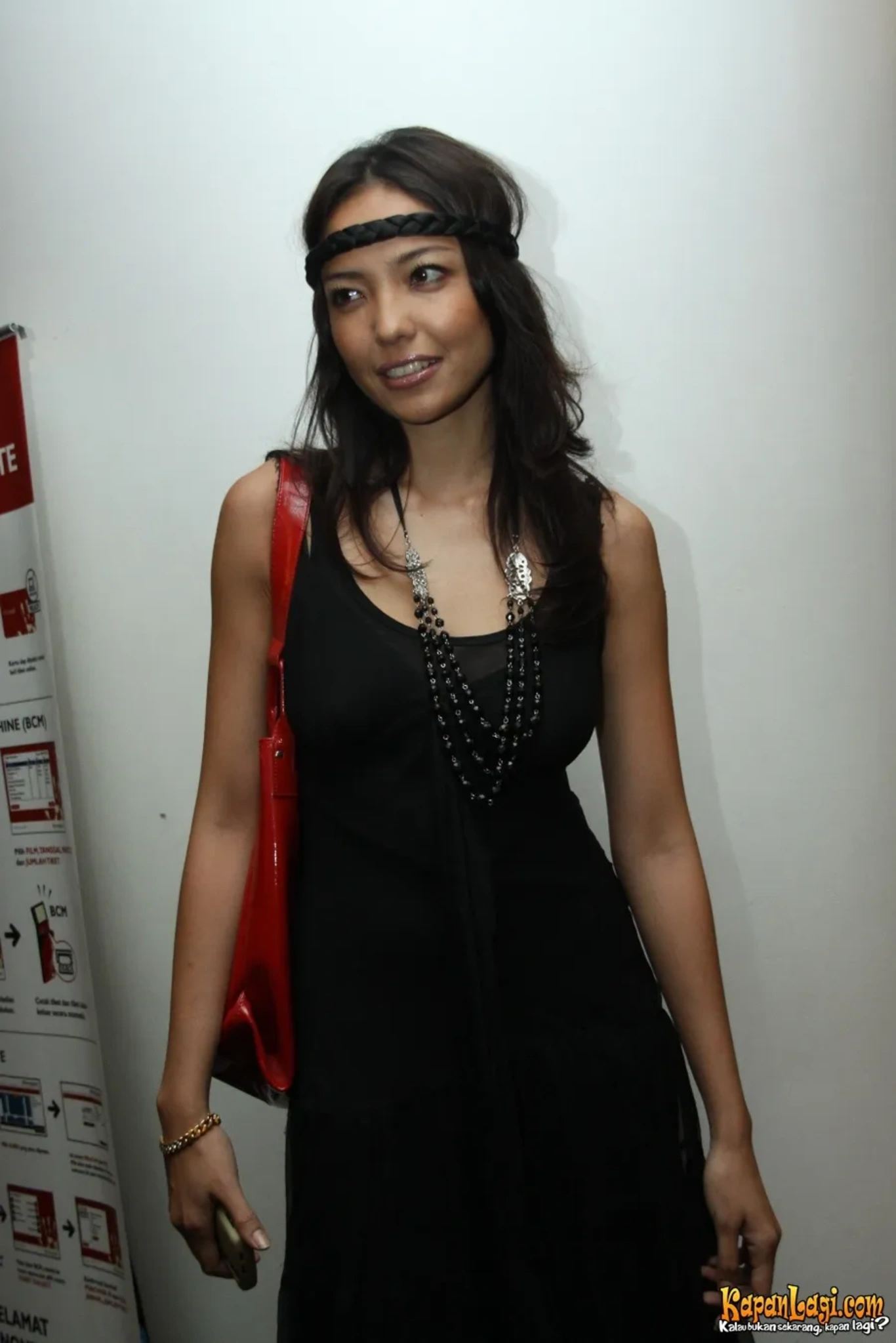 Jika Anda tidak melihat foto Imelda Therinne, kemungkinan karena foto dengan nomor tersebut tidak tersedia di Kapanlagi.com™