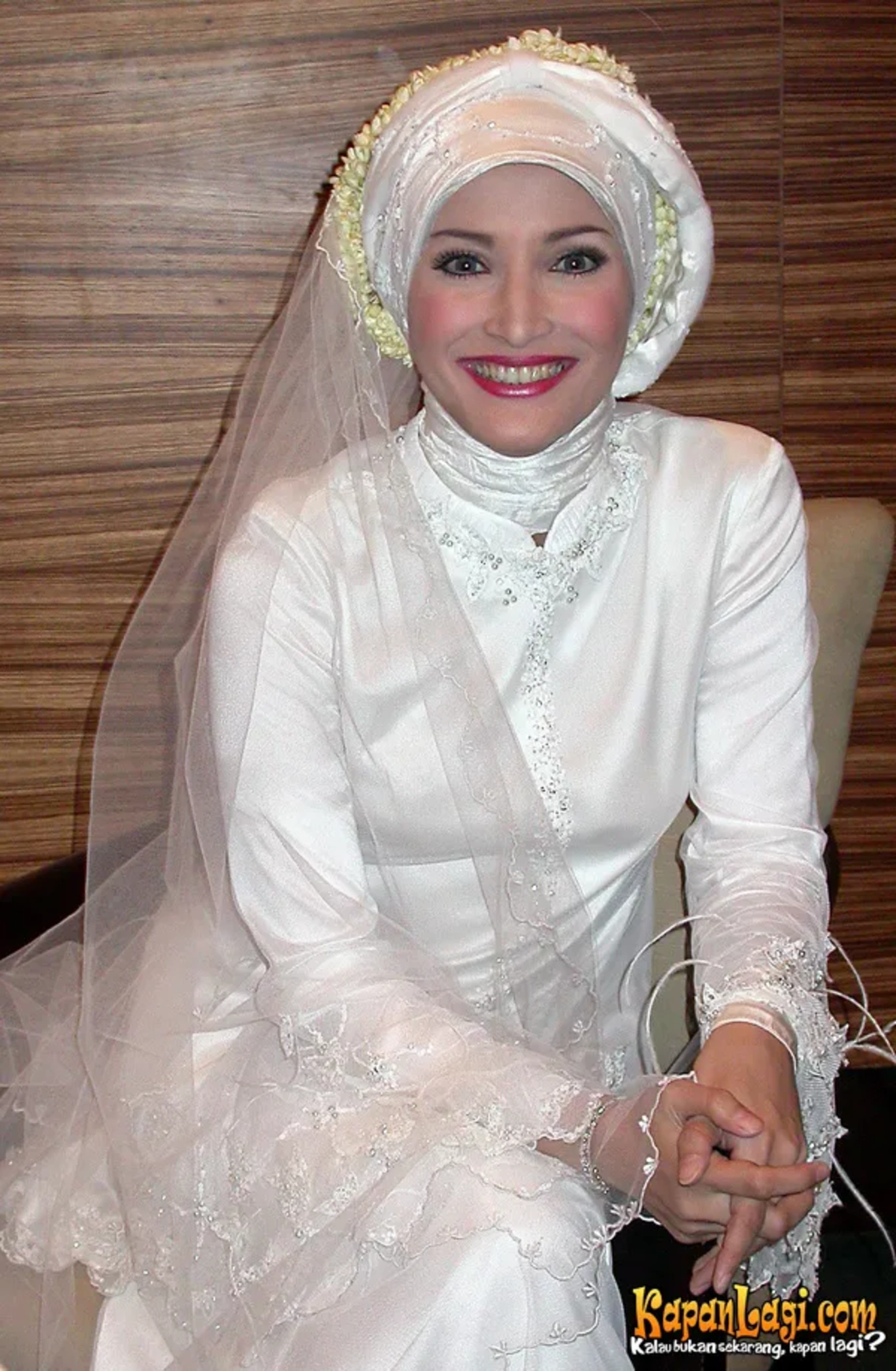 Jika Anda tidak melihat foto Inneke Koesherawati, kemungkinan karena foto dengan nomor tersebut tidak tersedia di Kapanlagi.com™