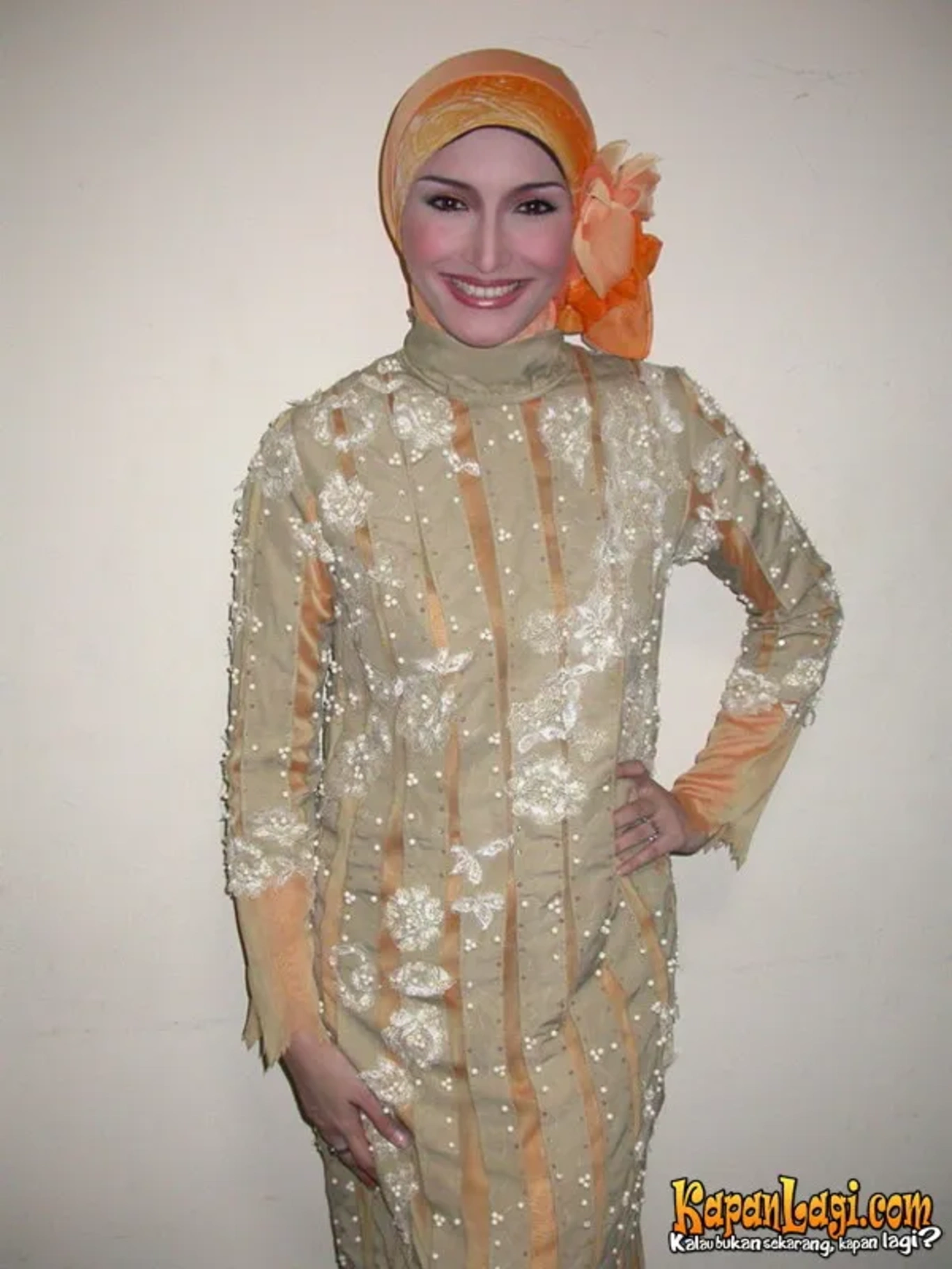 Jika Anda tidak melihat foto Inneke Koesherawati, kemungkinan karena foto dengan nomor tersebut tidak tersedia di Kapanlagi.com™