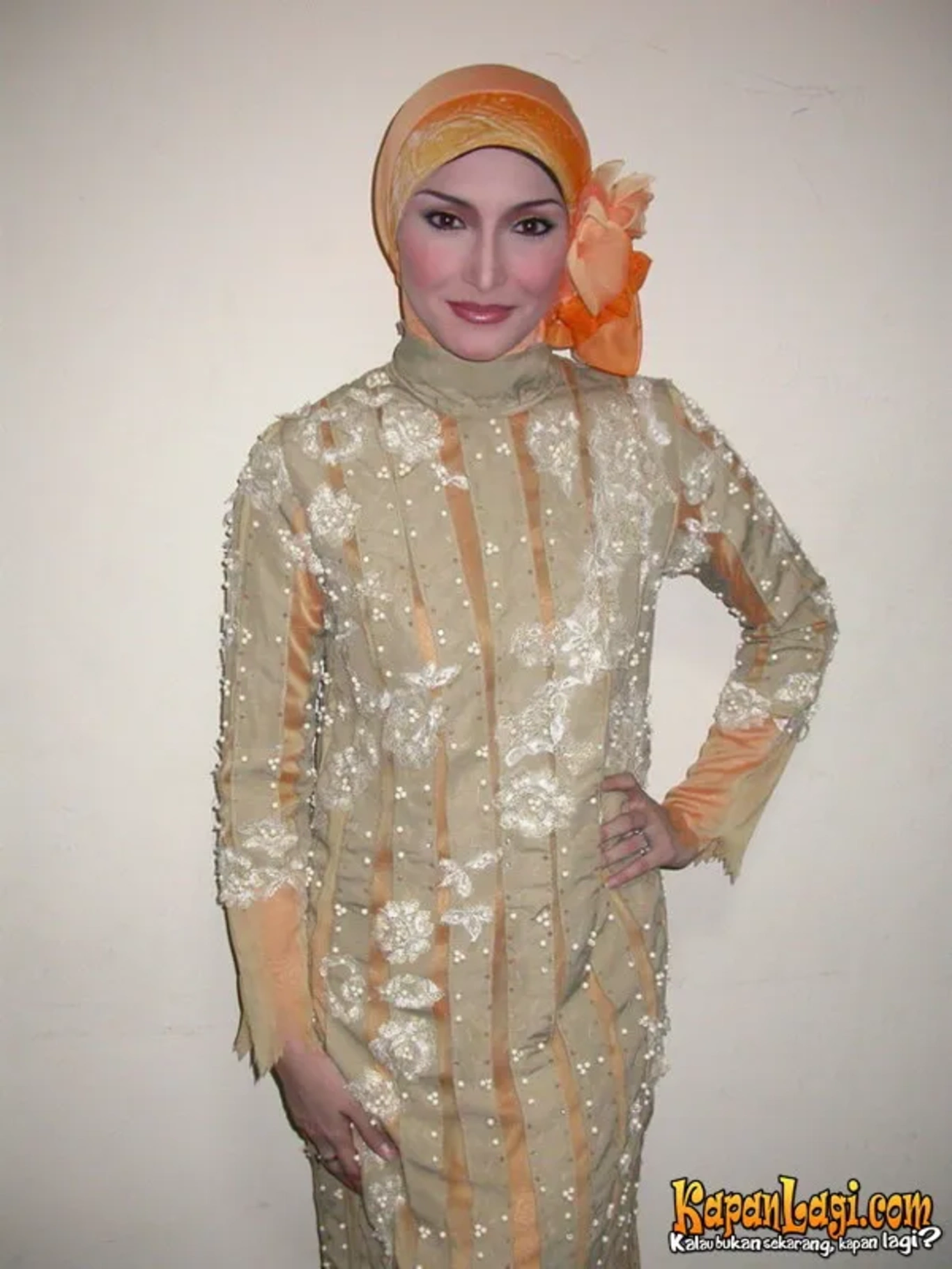 Jika Anda tidak melihat foto Inneke Koesherawati, kemungkinan karena foto dengan nomor tersebut tidak tersedia di Kapanlagi.com™