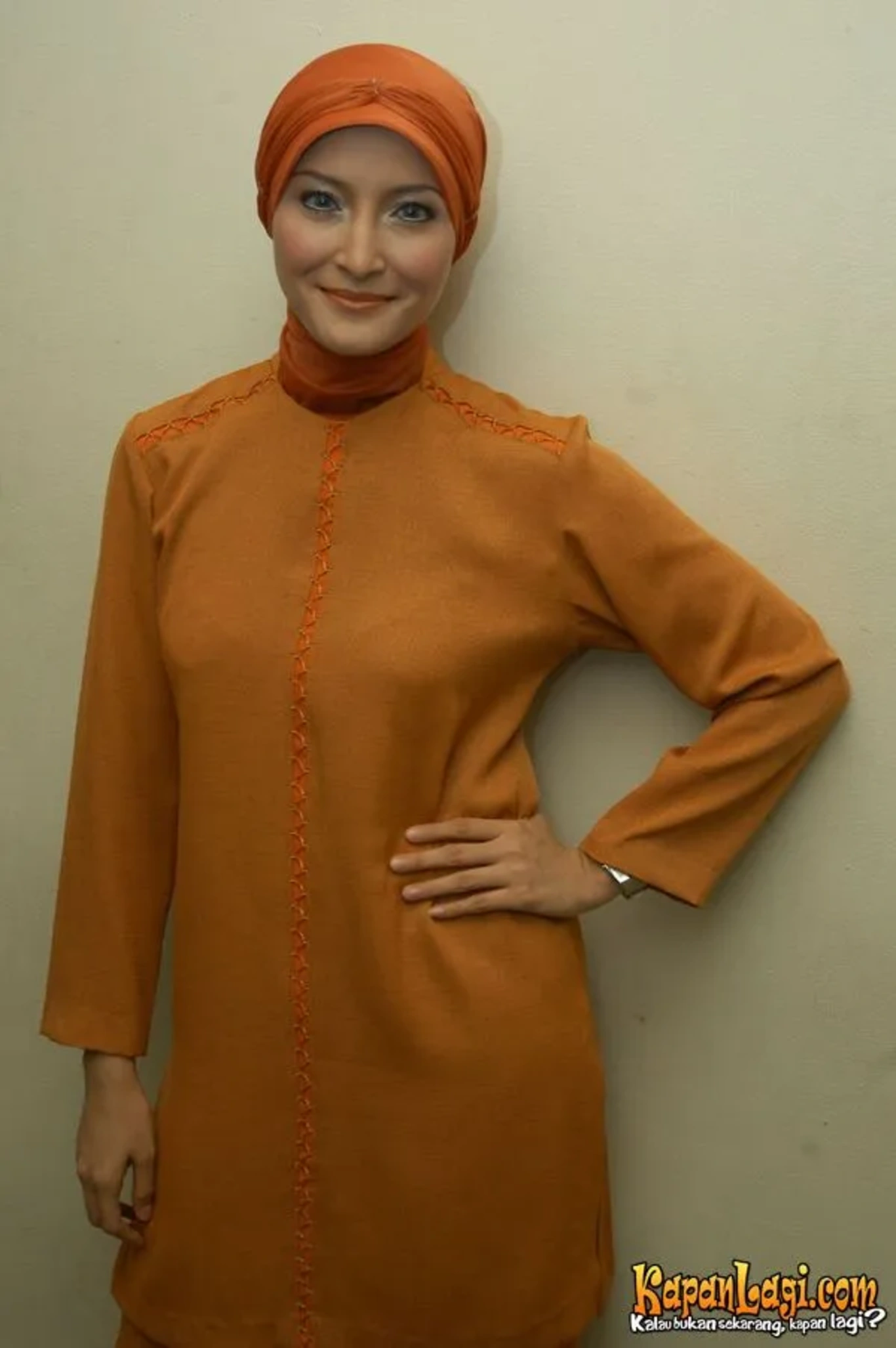 Jika Anda tidak melihat foto Inneke Koesherawati, kemungkinan karena foto dengan nomor tersebut tidak tersedia di Kapanlagi.com™