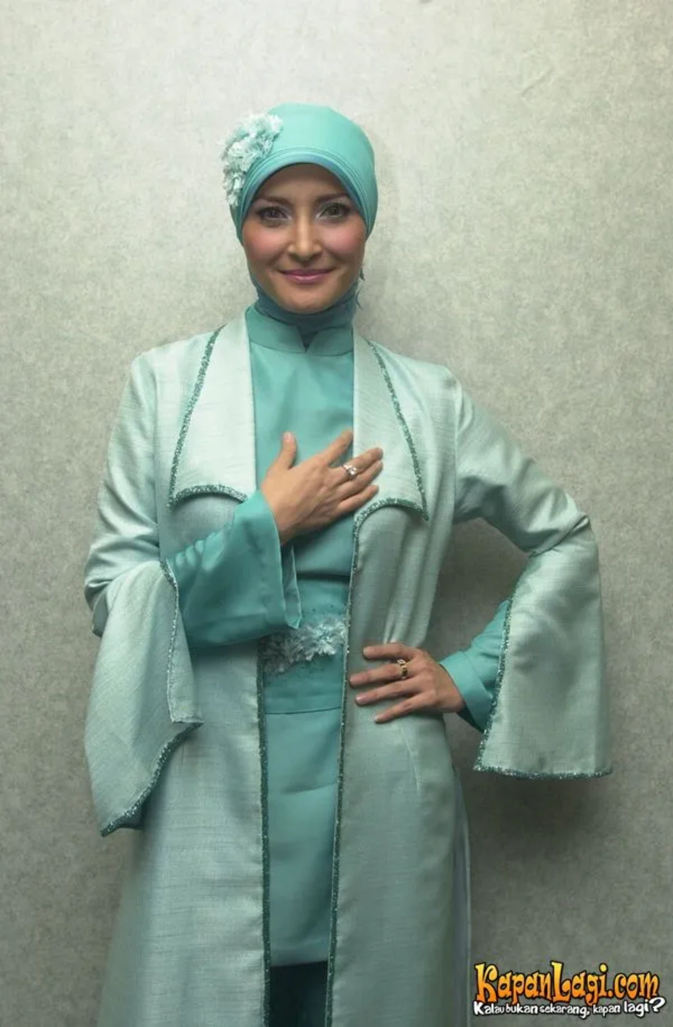 Jika Anda tidak melihat foto Inneke Koesherawati, kemungkinan karena foto dengan nomor tersebut tidak tersedia di Kapanlagi.com™