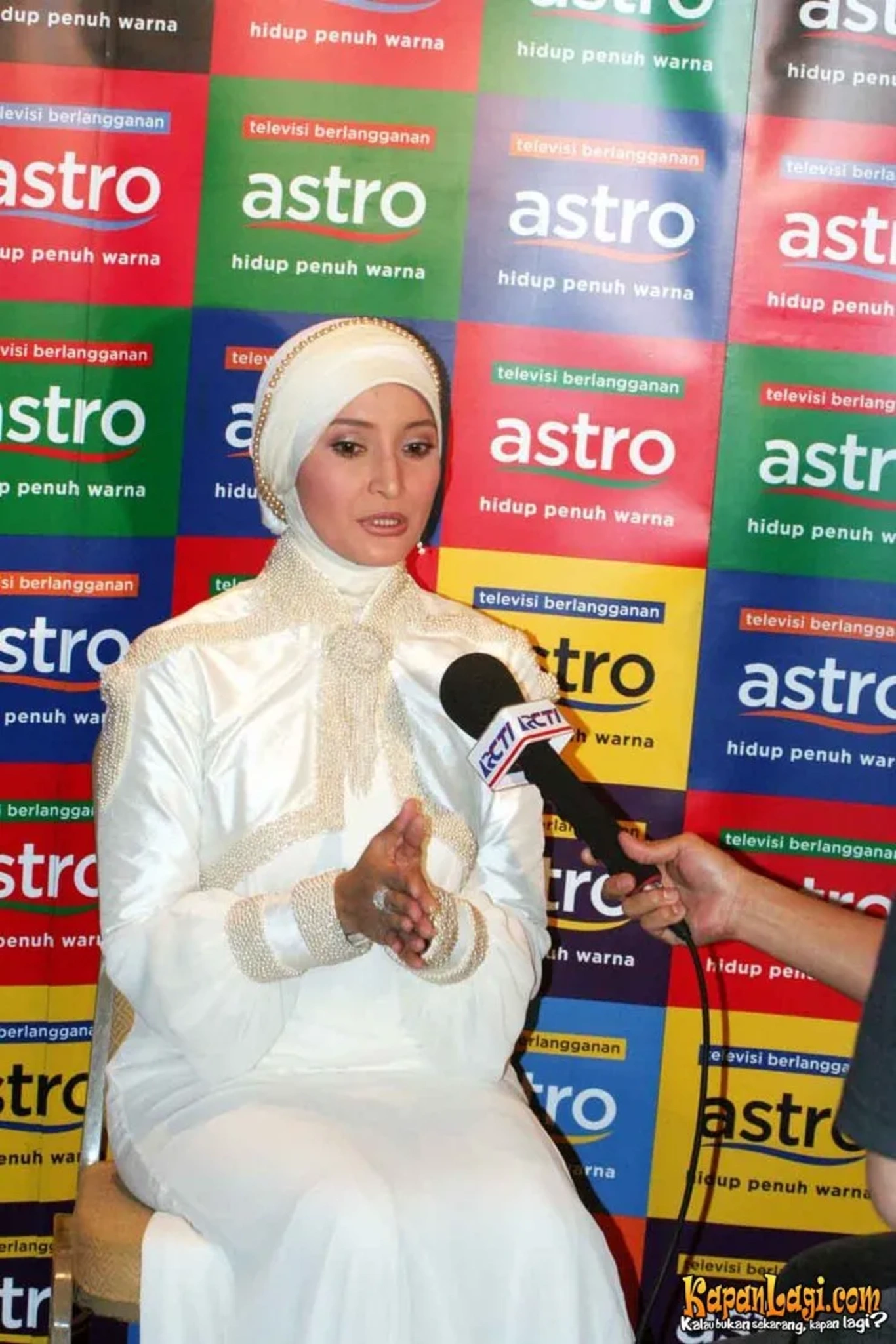 Jika Anda tidak melihat foto Inneke Koesherawati, kemungkinan karena foto dengan nomor tersebut tidak tersedia di Kapanlagi.com™