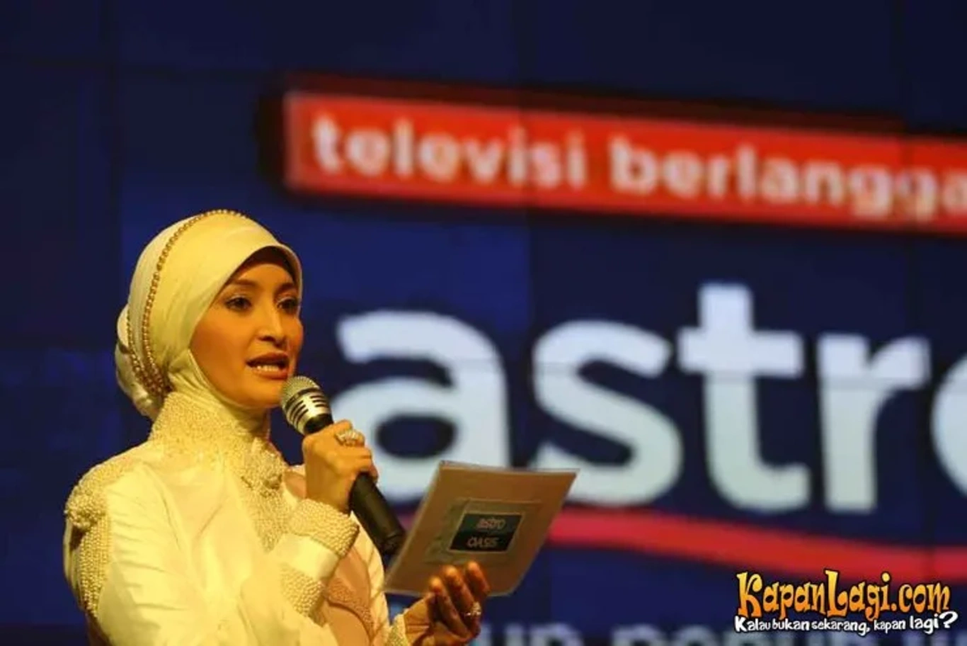 Jika Anda tidak melihat foto Inneke Koesherawati, kemungkinan karena foto dengan nomor tersebut tidak tersedia di Kapanlagi.com™