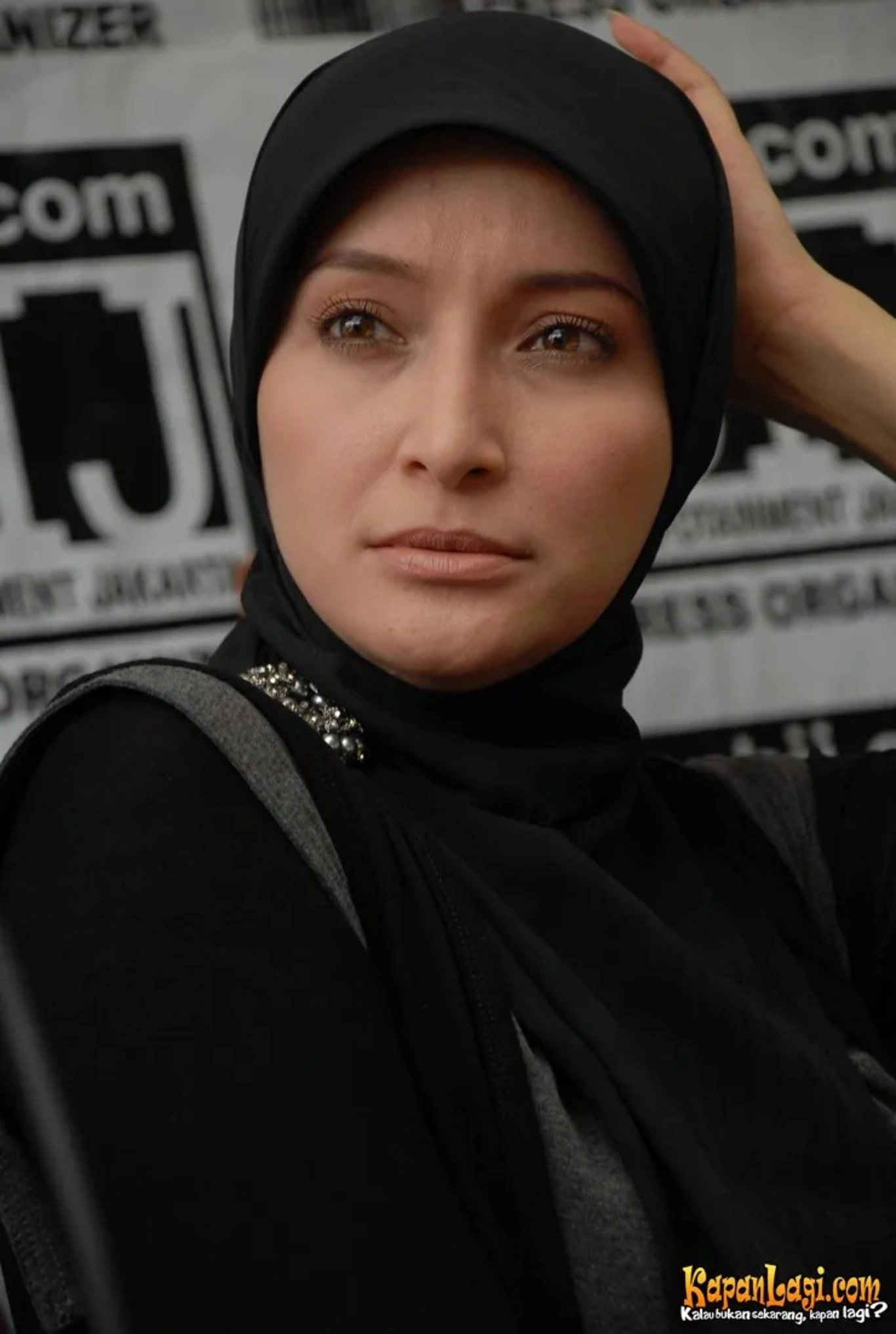 Jika Anda tidak melihat foto Inneke Koesherawati, kemungkinan karena foto dengan nomor tersebut tidak tersedia di Kapanlagi.com™