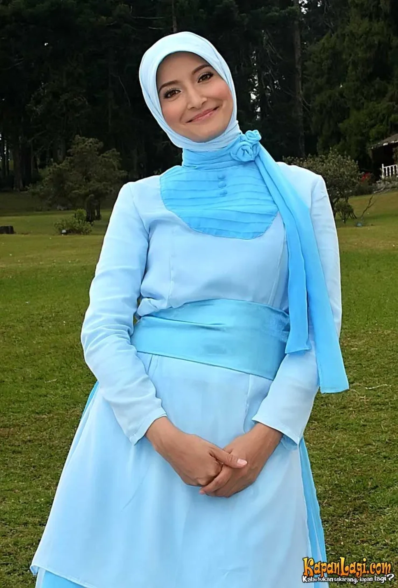 Jika Anda tidak melihat foto Inneke Koesherawati, kemungkinan karena foto dengan nomor tersebut tidak tersedia di Kapanlagi.com™