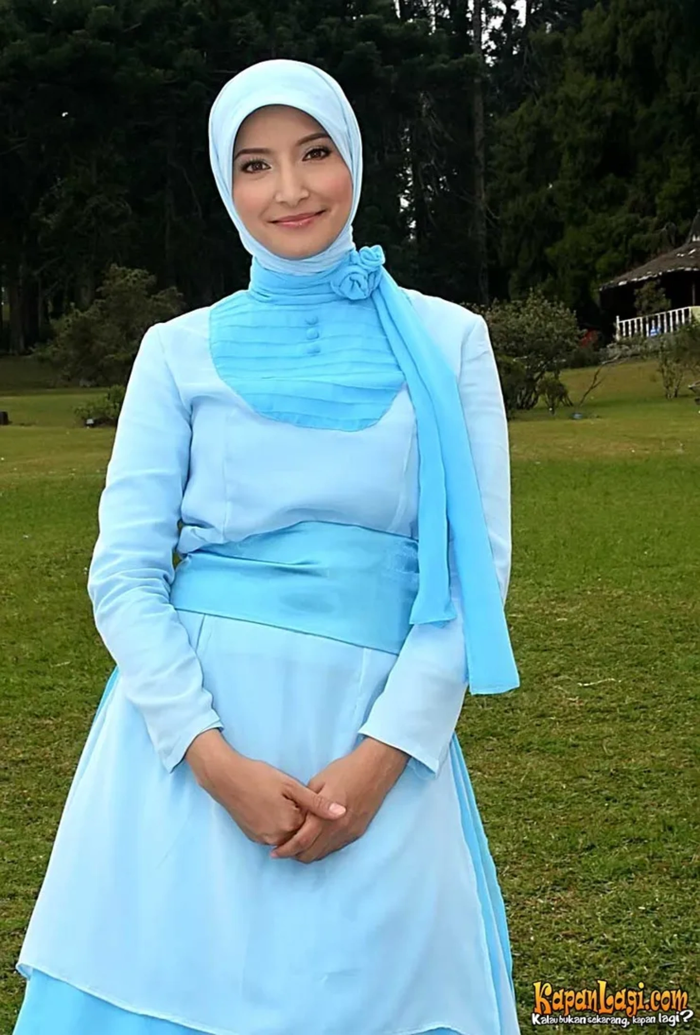 Jika Anda tidak melihat foto Inneke Koesherawati, kemungkinan karena foto dengan nomor tersebut tidak tersedia di Kapanlagi.com™