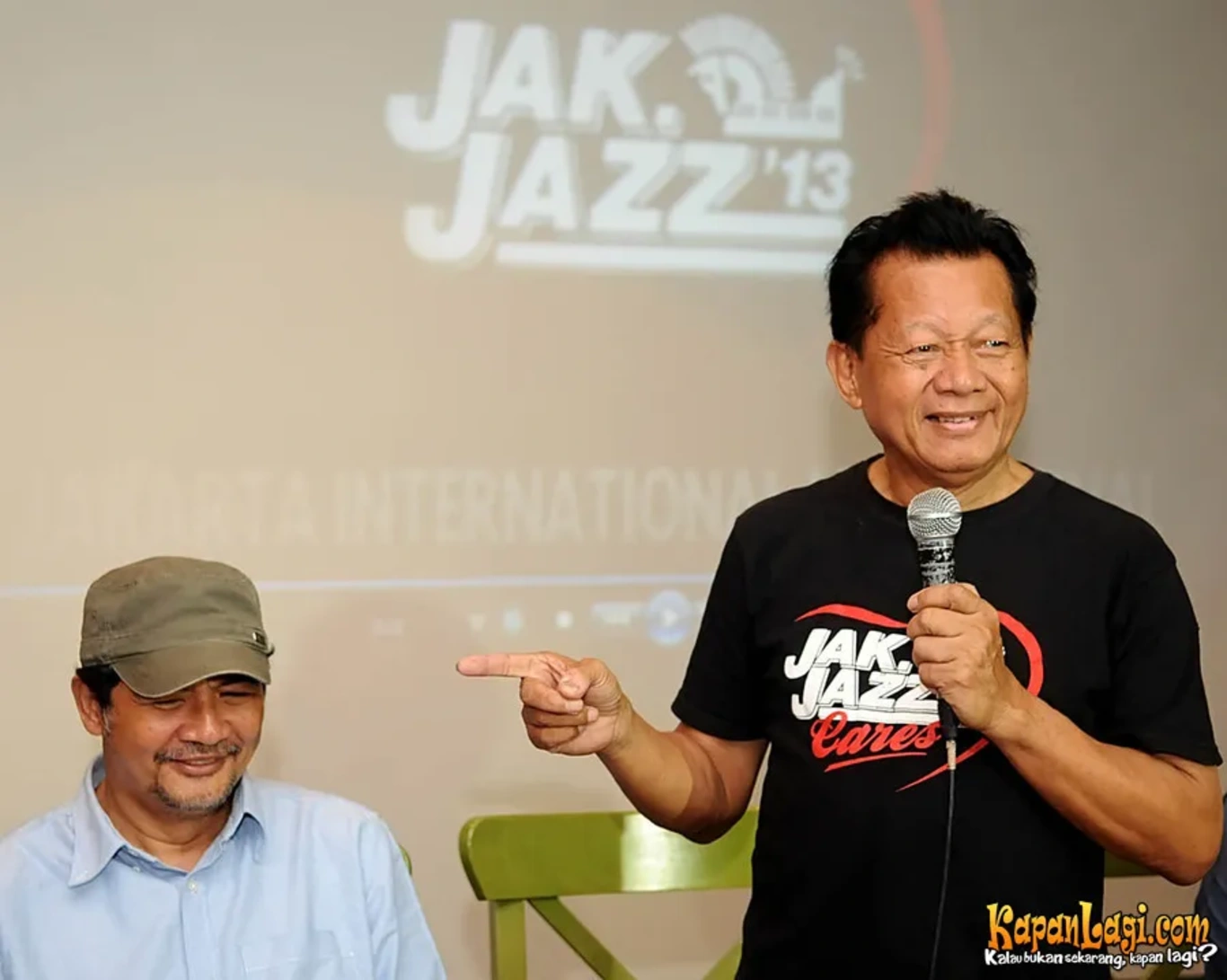 Jika Anda tidak melihat foto Ireng Maulana, kemungkinan karena foto dengan nomor tersebut tidak tersedia di Kapanlagi.com™