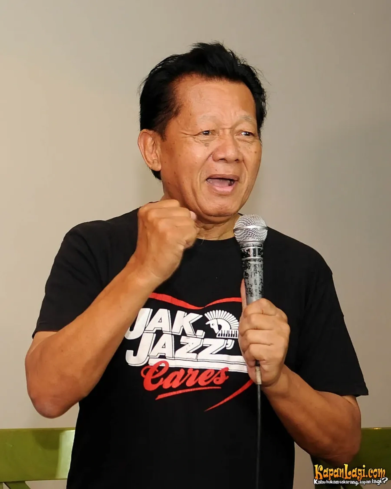 Jika Anda tidak melihat foto Ireng Maulana, kemungkinan karena foto dengan nomor tersebut tidak tersedia di Kapanlagi.com™