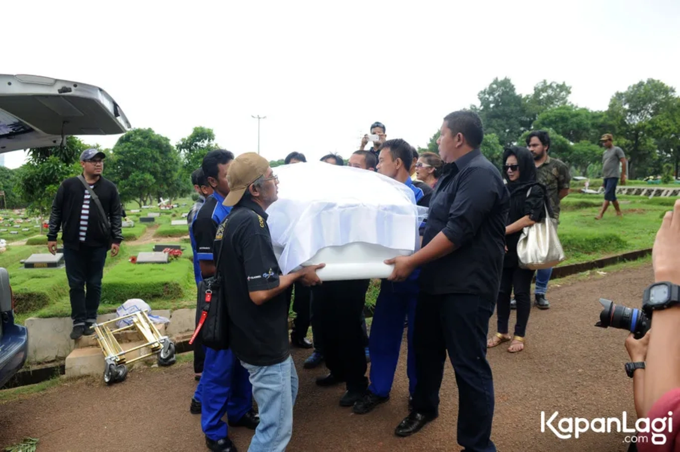 Jika Anda tidak melihat foto Ireng Maulana, kemungkinan karena foto dengan nomor tersebut tidak tersedia di Kapanlagi.com™