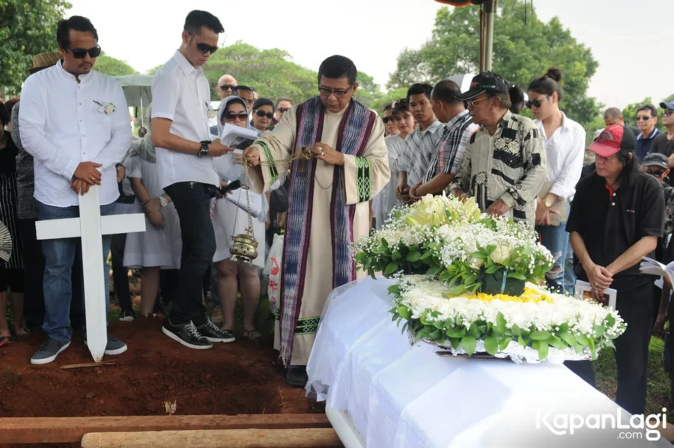 Jika Anda tidak melihat foto Ireng Maulana, kemungkinan karena foto dengan nomor tersebut tidak tersedia di Kapanlagi.com™