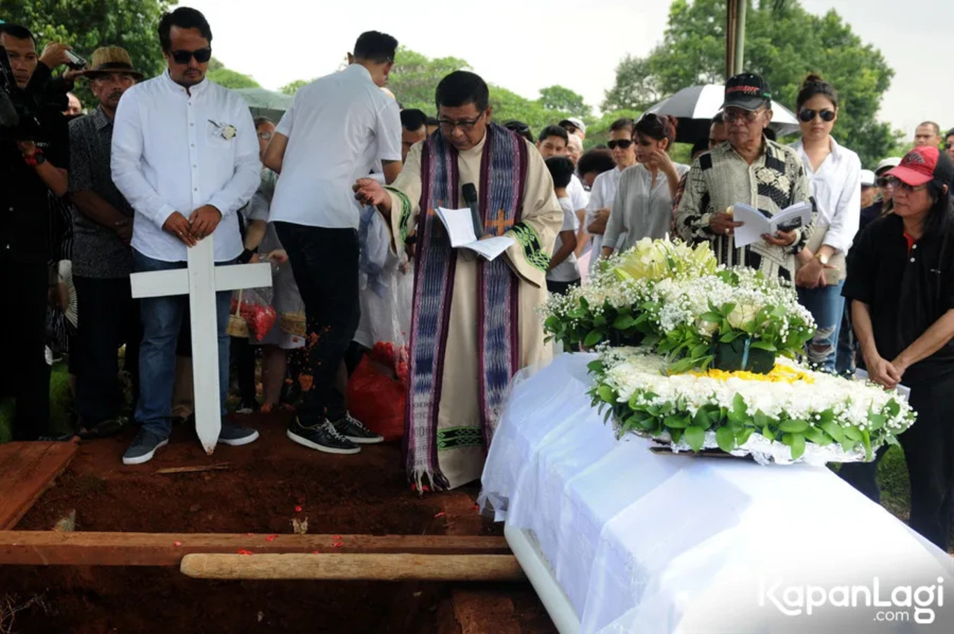 Jika Anda tidak melihat foto Ireng Maulana, kemungkinan karena foto dengan nomor tersebut tidak tersedia di Kapanlagi.com™