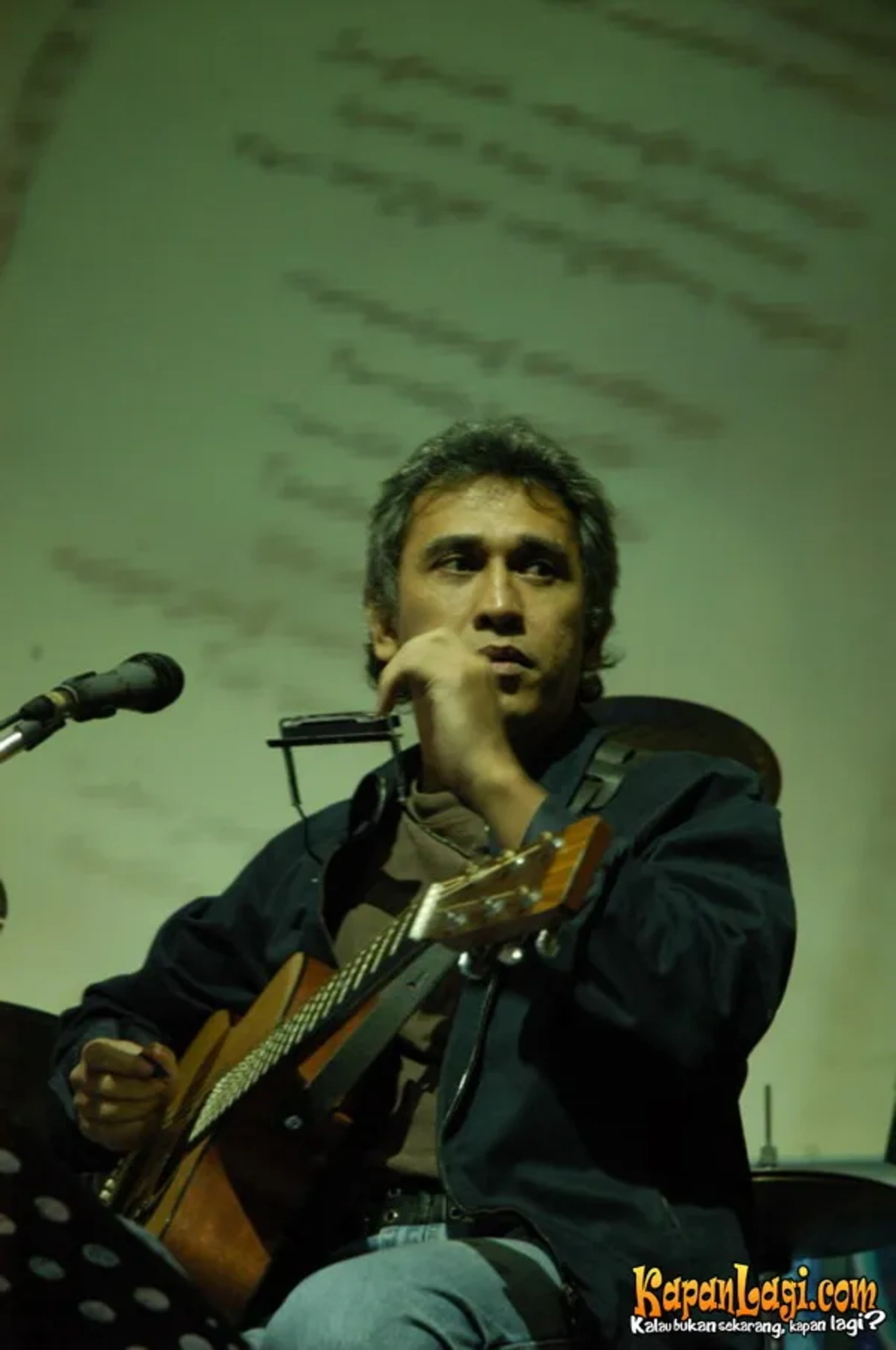 Jika Anda tidak melihat foto Iwan Fals, kemungkinan karena foto dengan nomor tersebut tidak tersedia di Kapanlagi.com™