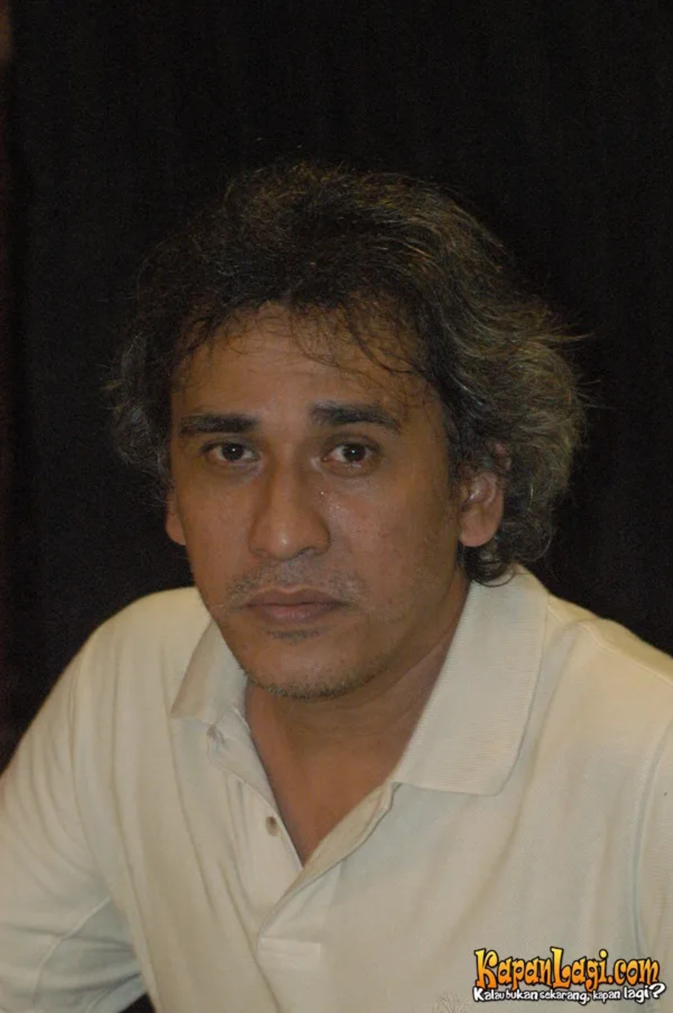 Jika Anda tidak melihat foto Iwan Fals, kemungkinan karena foto dengan nomor tersebut tidak tersedia di Kapanlagi.com™