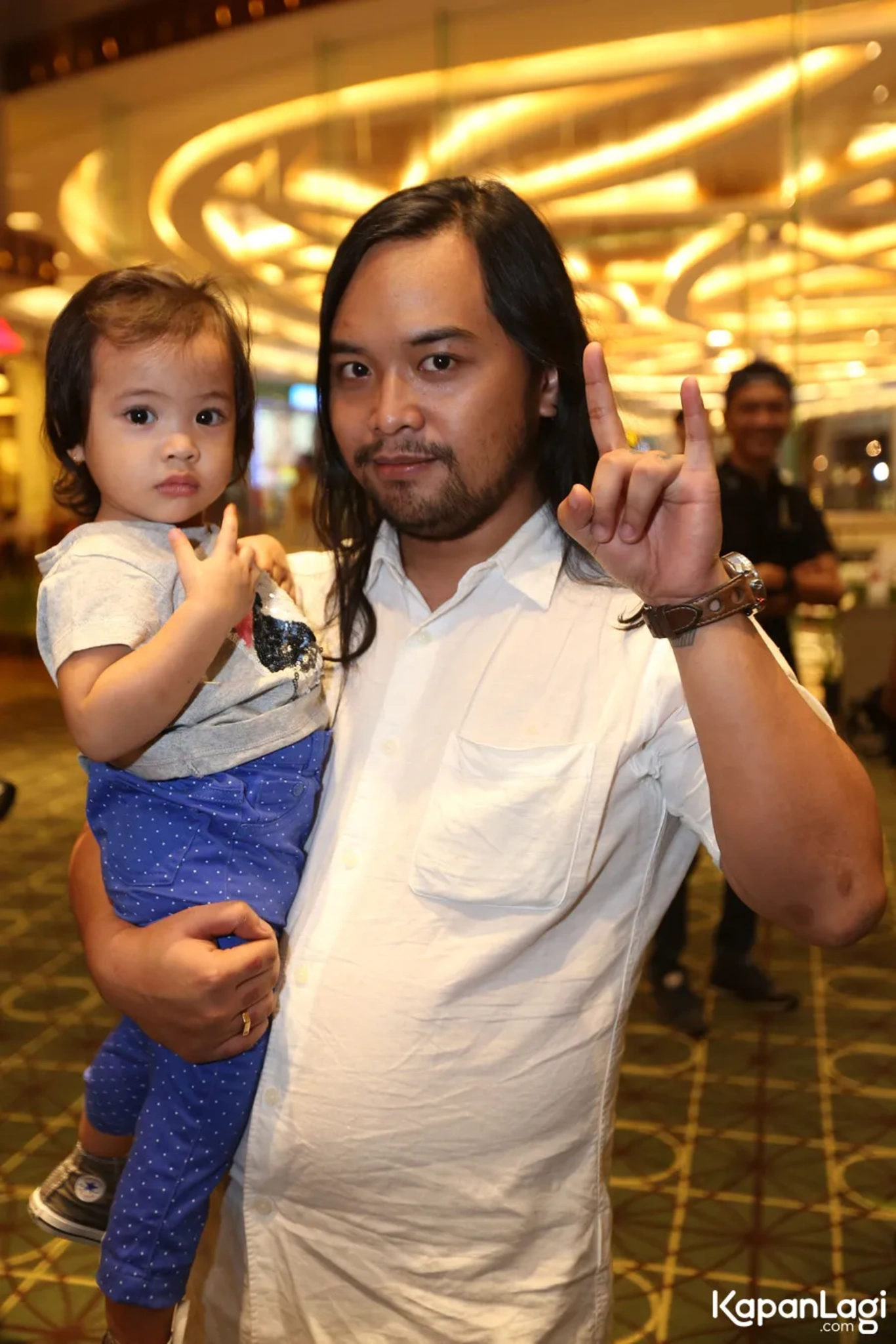 Jika Anda tidak melihat foto J Mono, kemungkinan karena foto dengan nomor tersebut tidak tersedia di Kapanlagi.com™