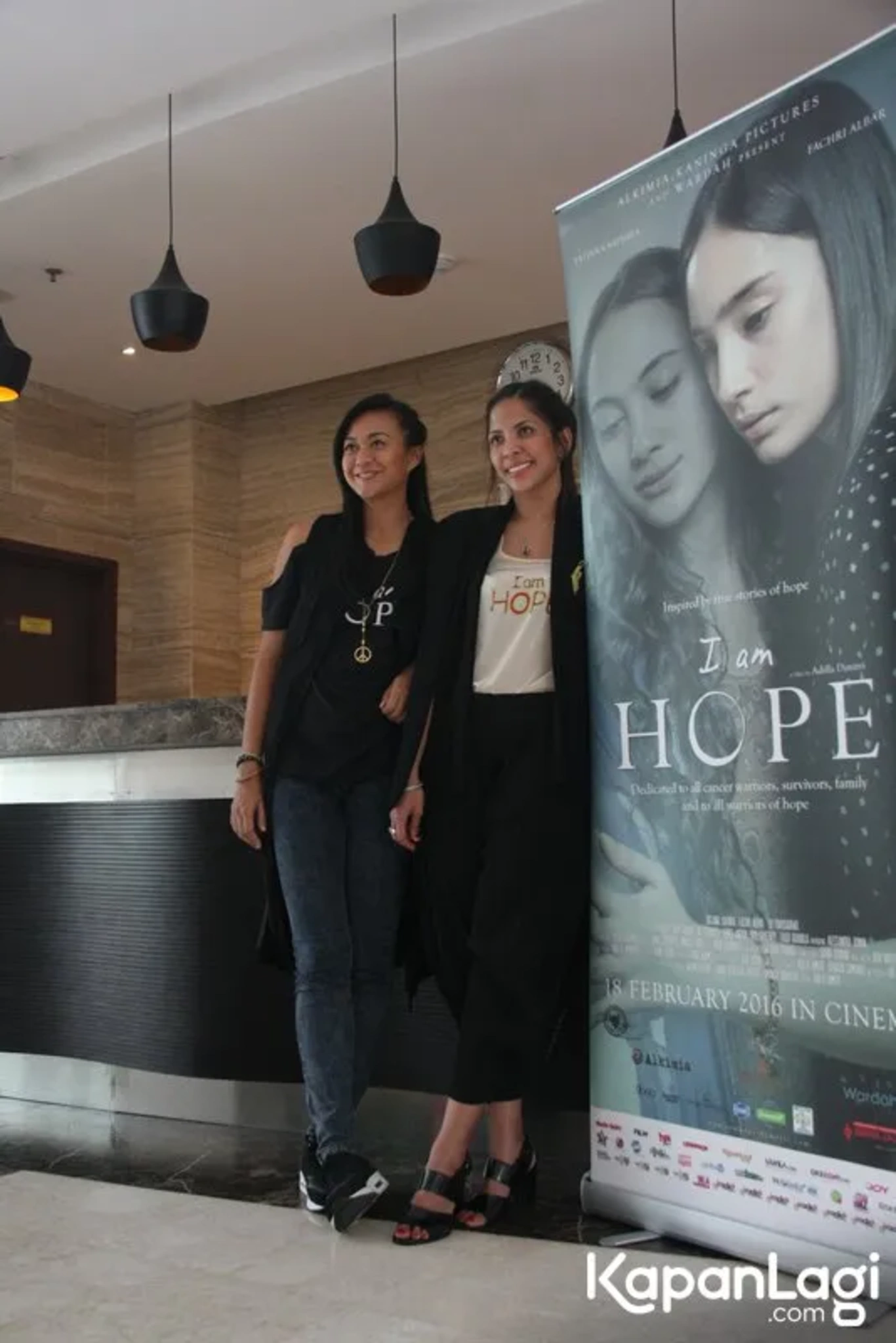 Jika Anda tidak melihat foto Janna Sukasah Joesoef, kemungkinan karena foto dengan nomor tersebut tidak tersedia di Kapanlagi.com™