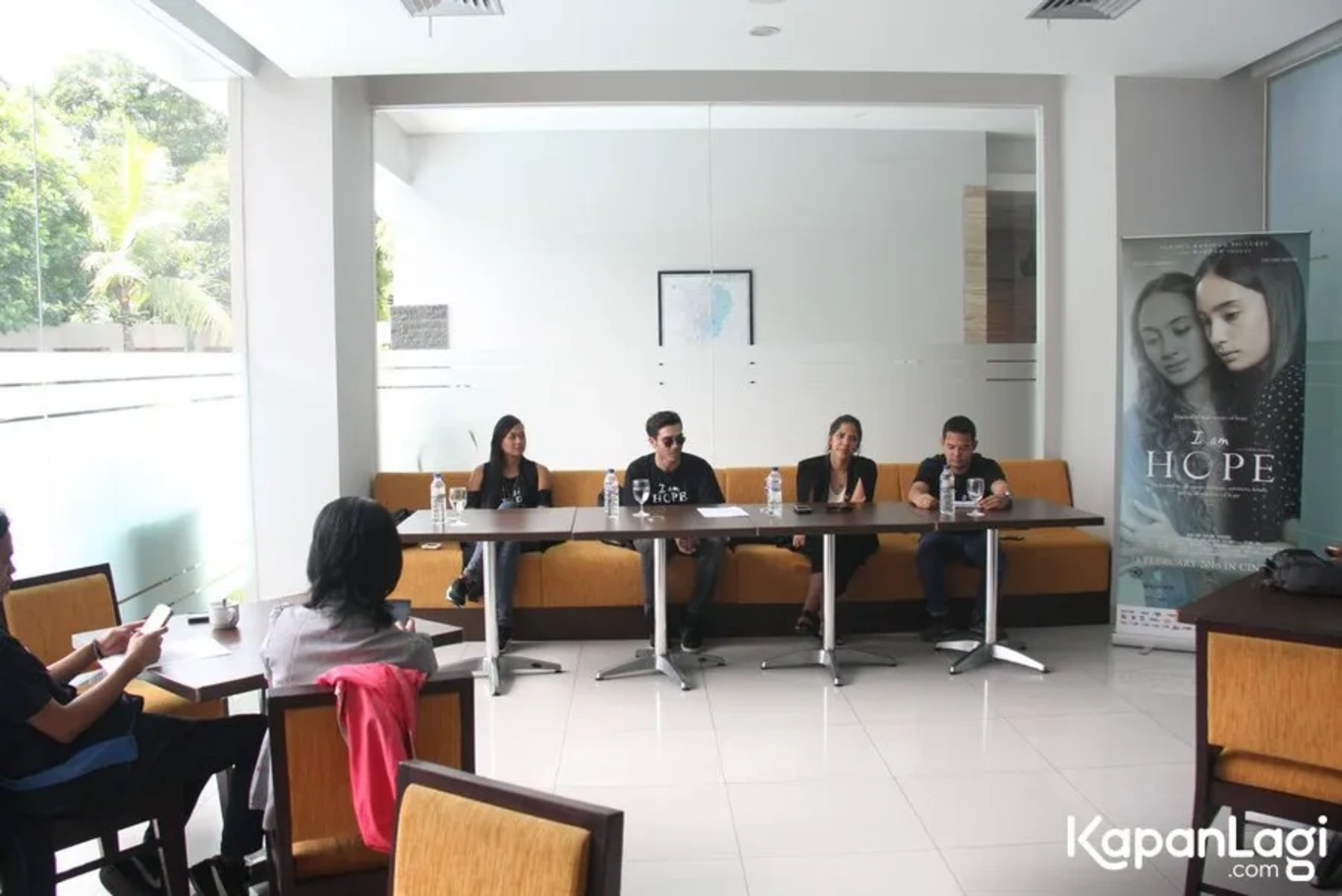 Jika Anda tidak melihat foto Janna Sukasah Joesoef, kemungkinan karena foto dengan nomor tersebut tidak tersedia di Kapanlagi.com™