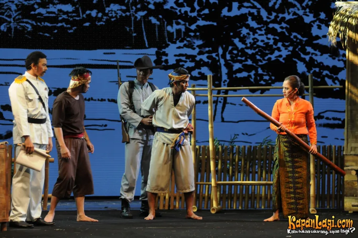 Jika Anda tidak melihat foto Jawara, kemungkinan karena foto dengan nomor tersebut tidak tersedia di Kapanlagi.com™