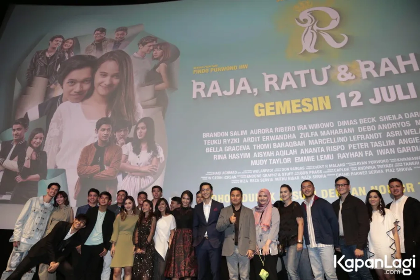 Jika Anda tidak melihat foto Je Smith, kemungkinan karena foto dengan nomor tersebut tidak tersedia di Kapanlagi.com™