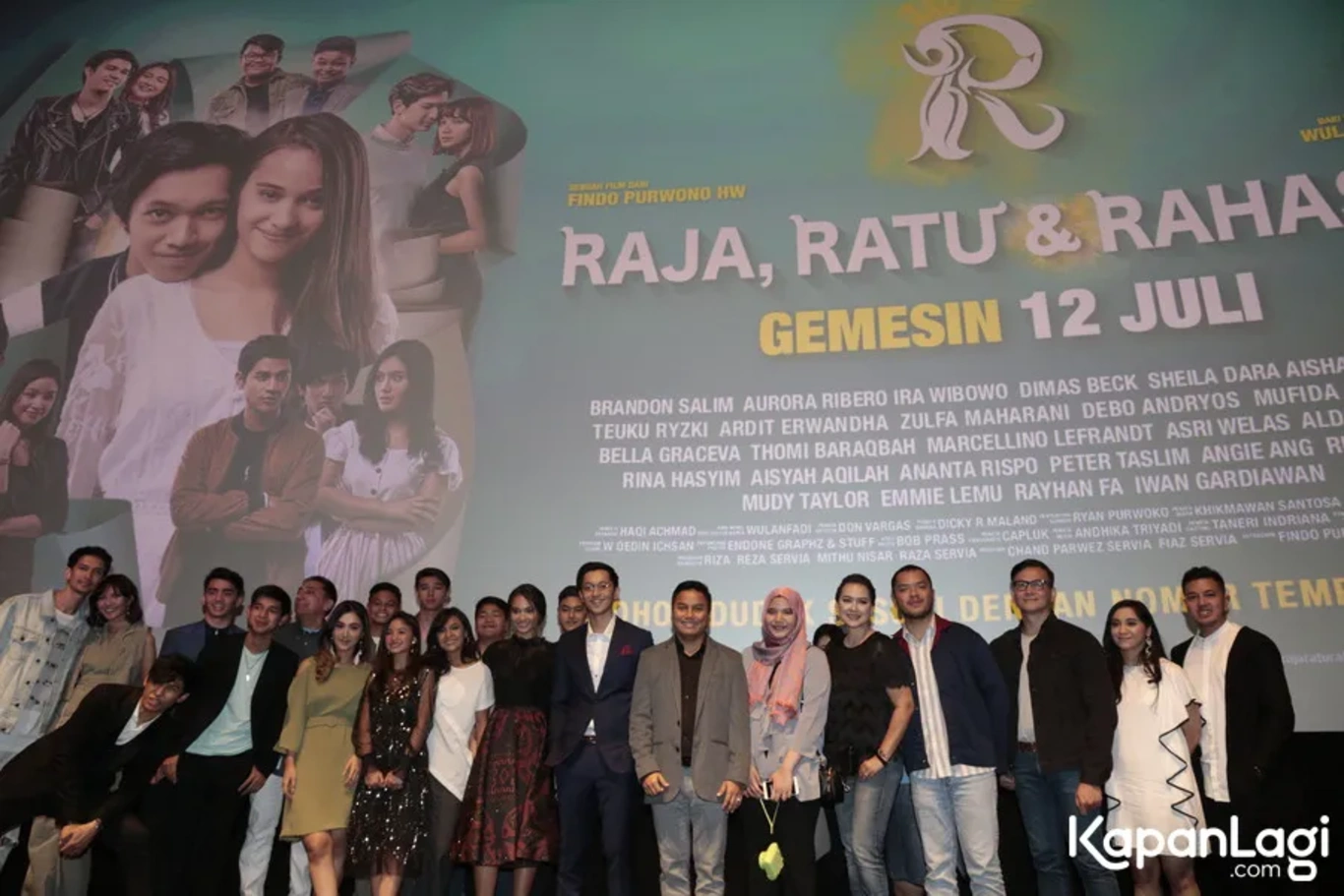 Jika Anda tidak melihat foto Je Smith, kemungkinan karena foto dengan nomor tersebut tidak tersedia di Kapanlagi.com™