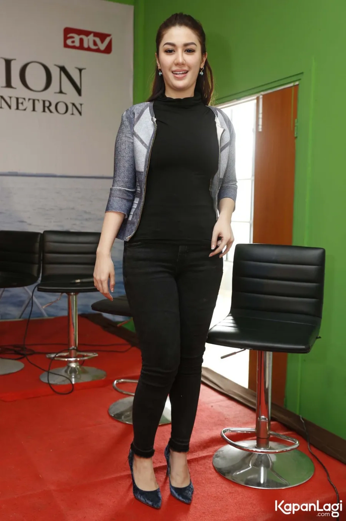Jika Anda tidak melihat foto Jelita Callebau, kemungkinan karena foto dengan nomor tersebut tidak tersedia di Kapanlagi.com™