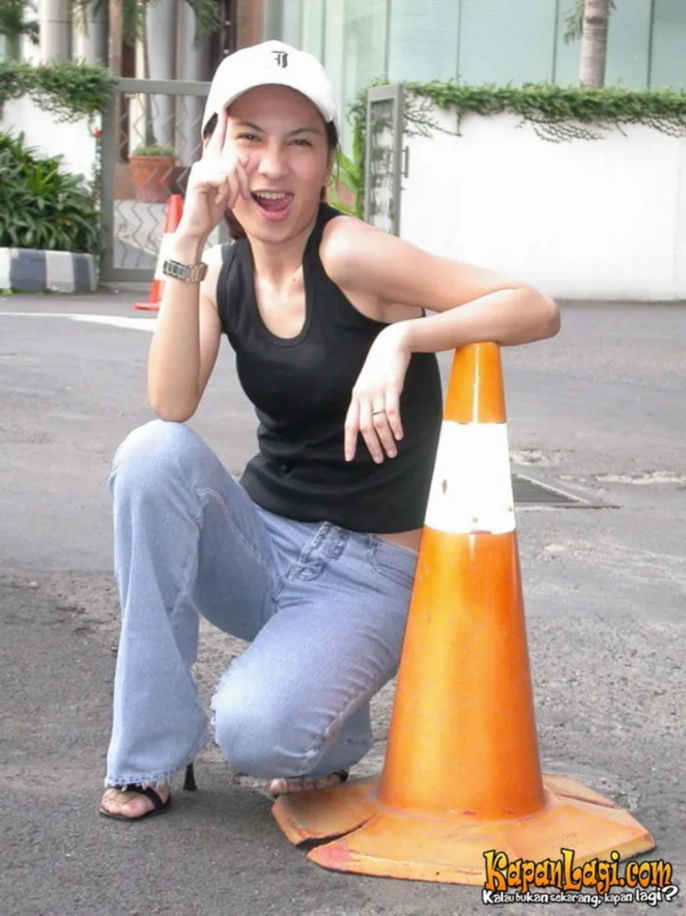 Jika Anda tidak melihat foto Jennifer Arnelita, kemungkinan karena foto dengan nomor tersebut tidak tersedia di Kapanlagi.com™