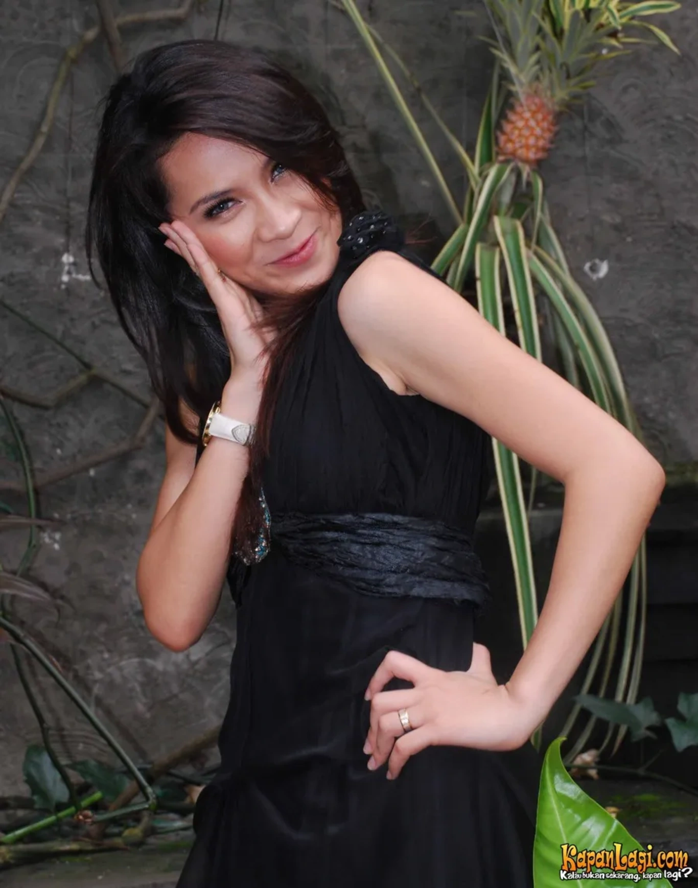 Jika Anda tidak melihat foto Jennifer Arnelita, kemungkinan karena foto dengan nomor tersebut tidak tersedia di Kapanlagi.com™