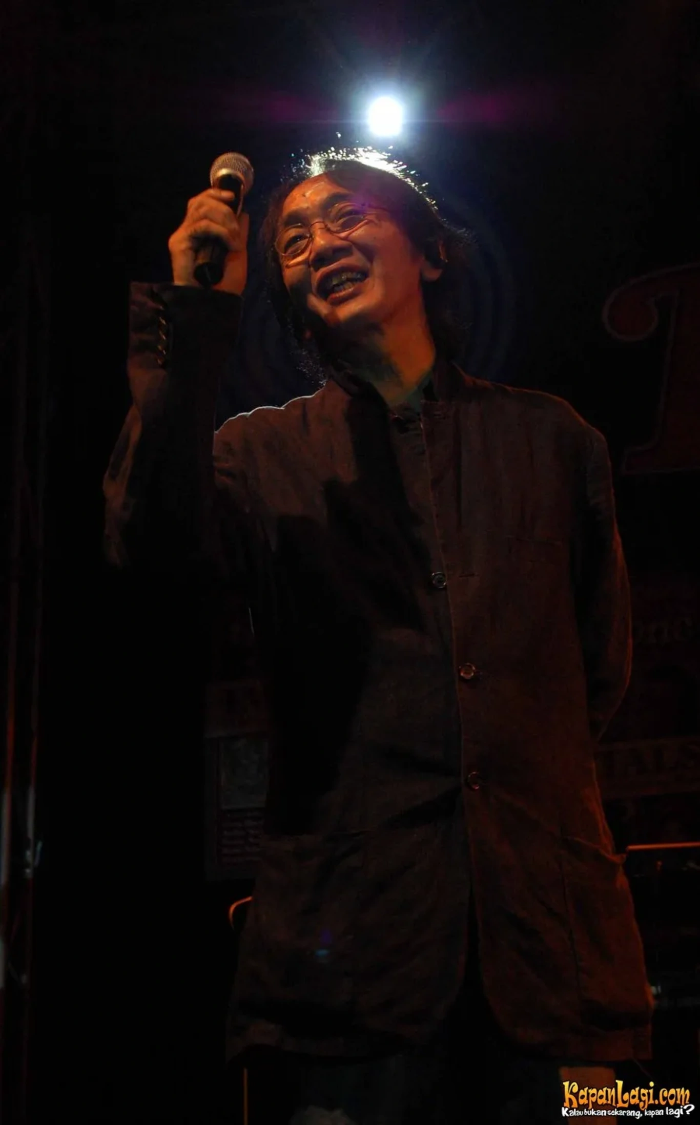 Jika Anda tidak melihat foto Jockie Soeryoprayogo, kemungkinan karena foto dengan nomor tersebut tidak tersedia di Kapanlagi.com™