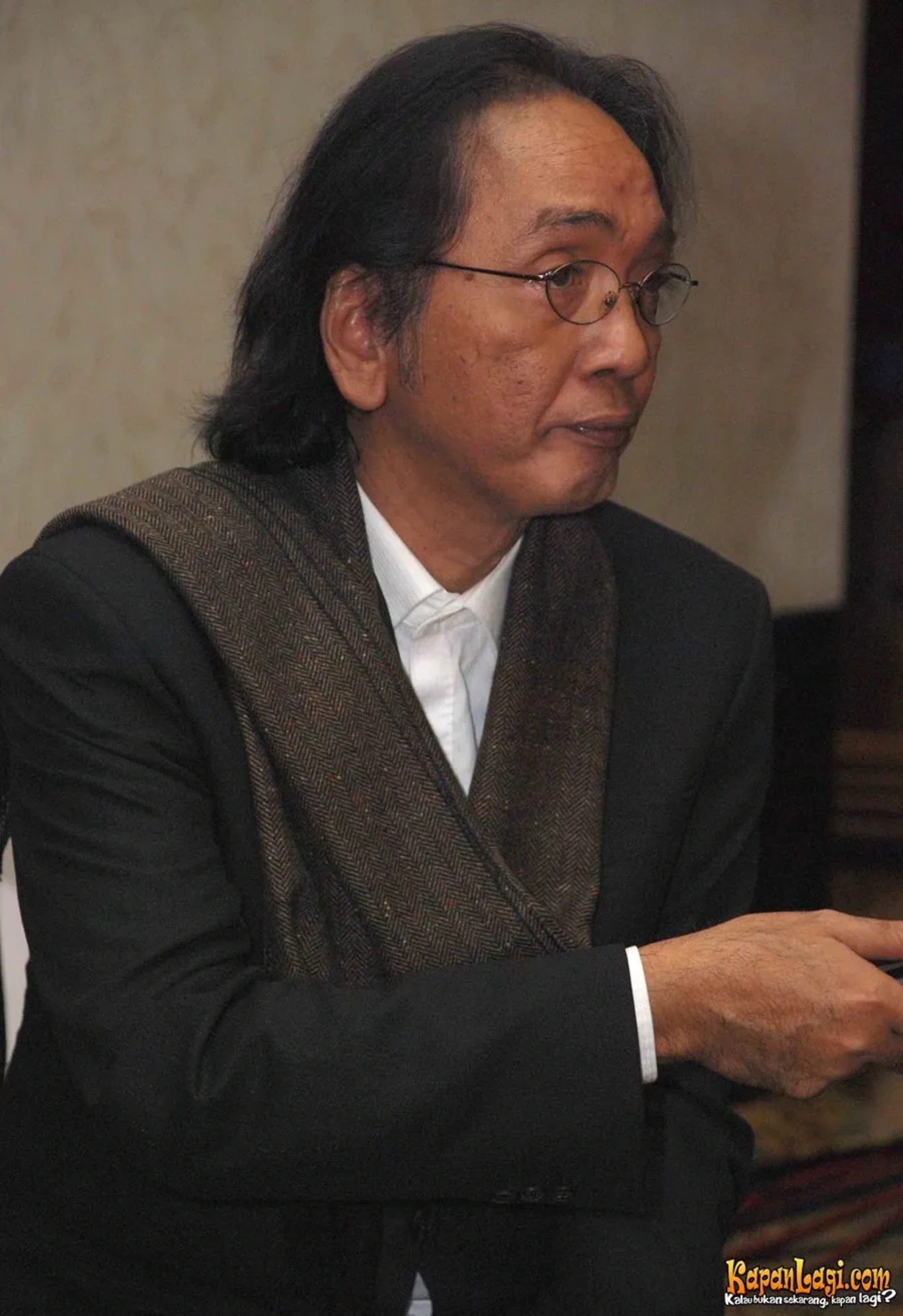 Jika Anda tidak melihat foto Jockie Soeryoprayogo, kemungkinan karena foto dengan nomor tersebut tidak tersedia di Kapanlagi.com™