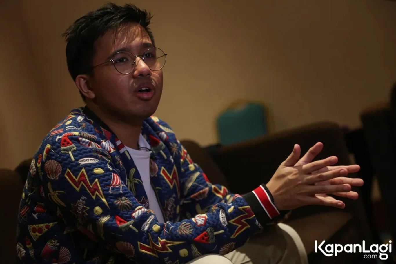 Jika Anda tidak melihat foto Joshua Suherman, kemungkinan karena foto dengan nomor tersebut tidak tersedia di Kapanlagi.com™