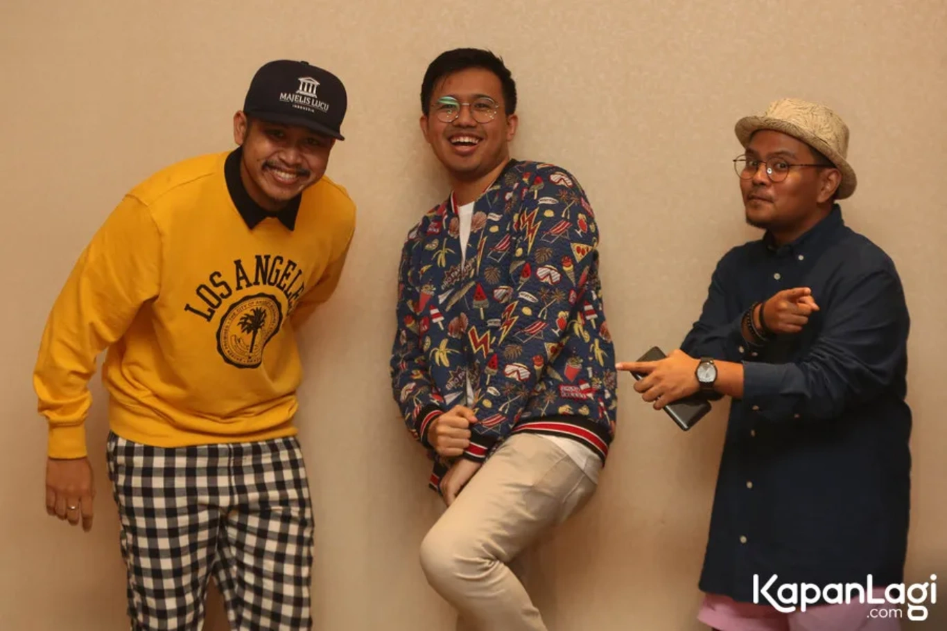Jika Anda tidak melihat foto Joshua Suherman, kemungkinan karena foto dengan nomor tersebut tidak tersedia di Kapanlagi.com™