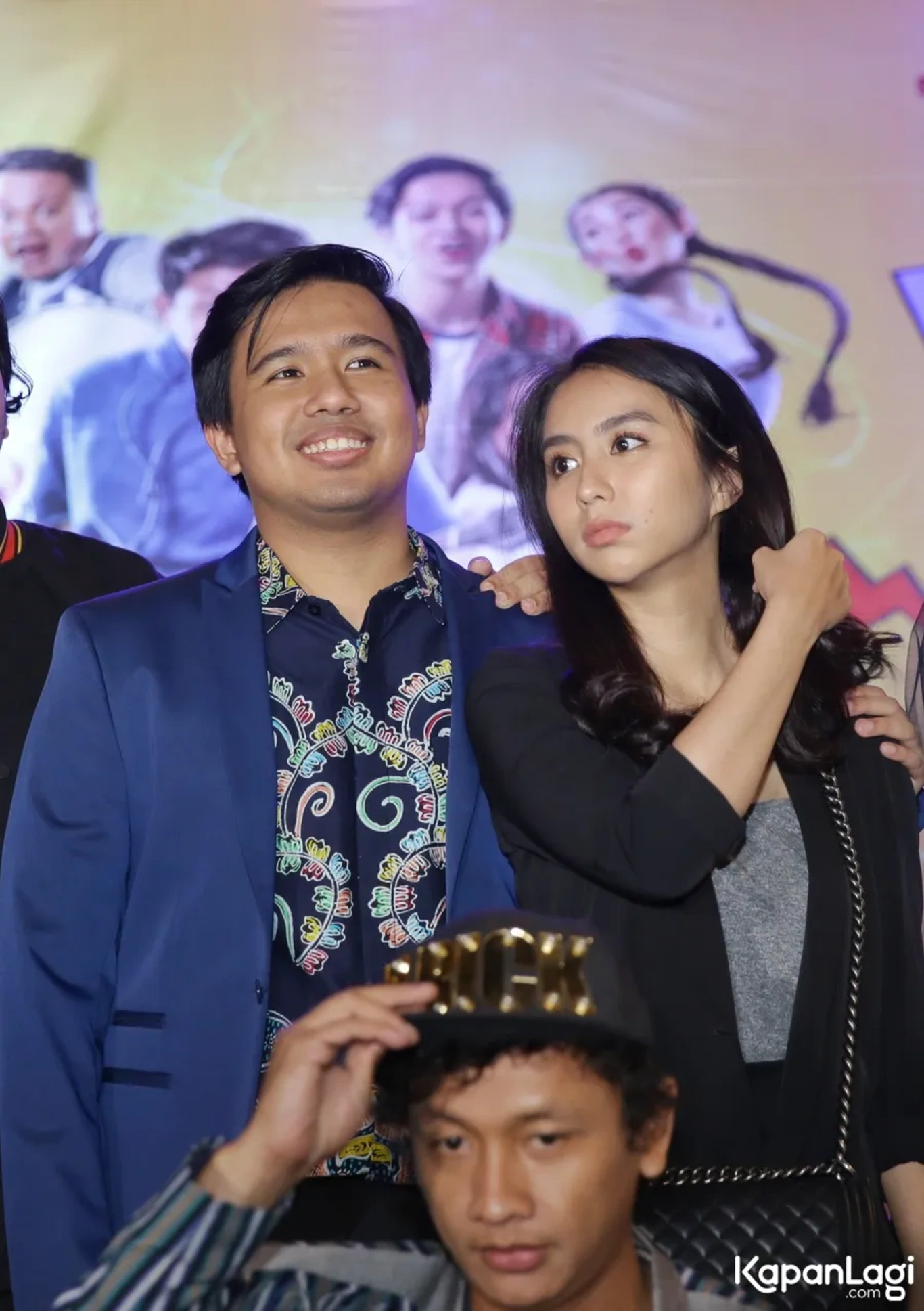 Jika Anda tidak melihat foto Joshua Suherman, kemungkinan karena foto dengan nomor tersebut tidak tersedia di Kapanlagi.com™