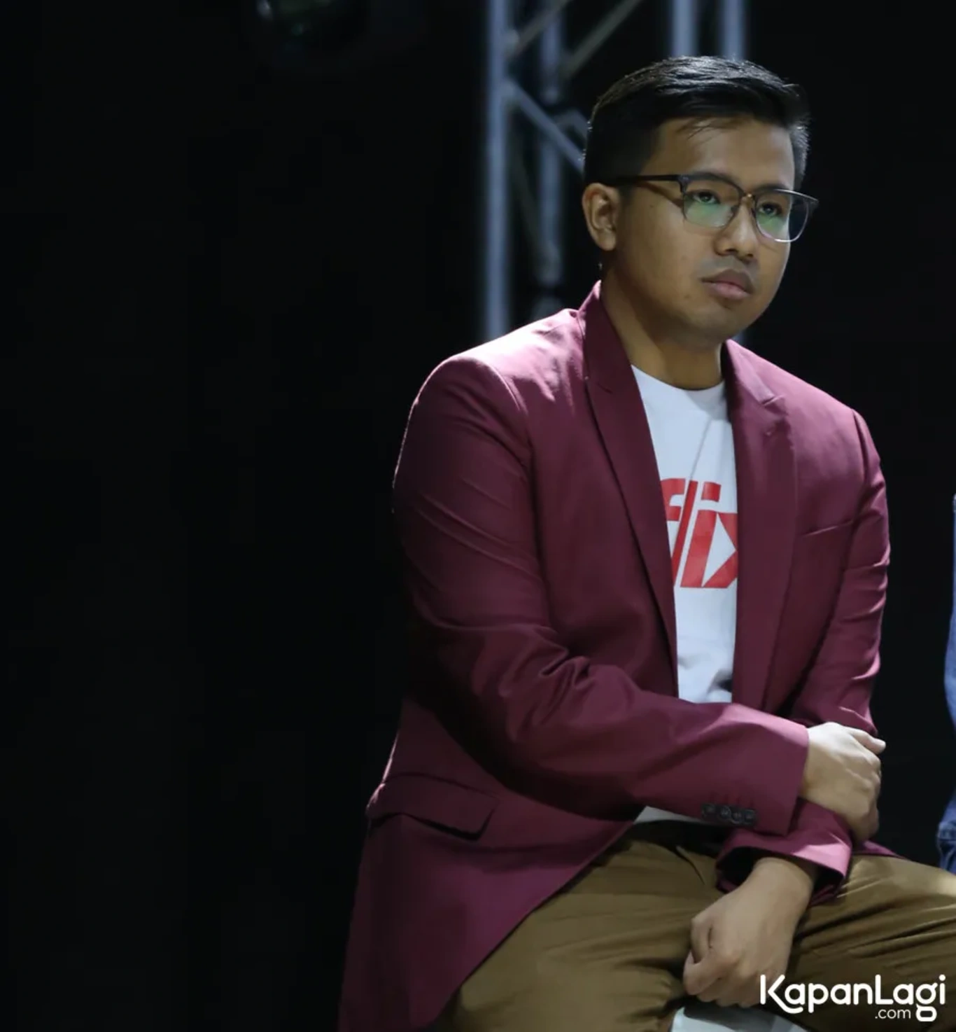 Jika Anda tidak melihat foto Joshua Suherman, kemungkinan karena foto dengan nomor tersebut tidak tersedia di Kapanlagi.com™