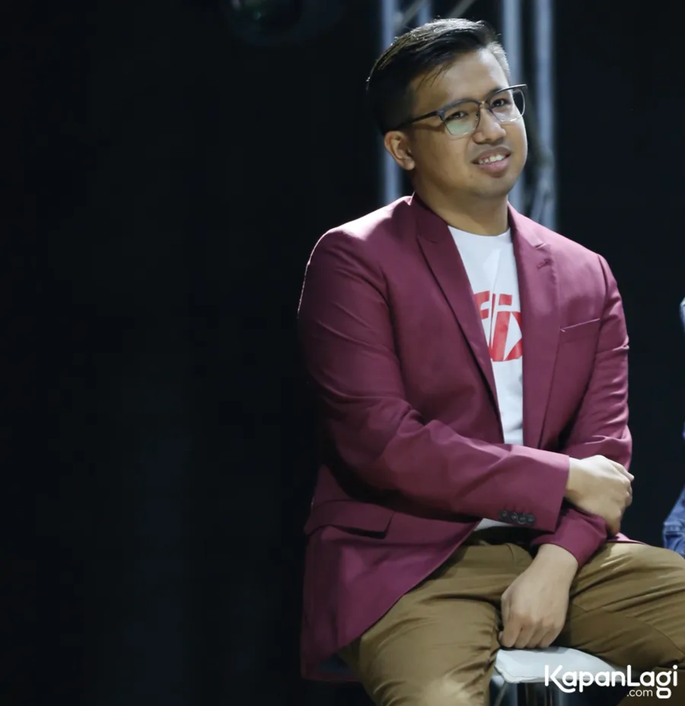 Jika Anda tidak melihat foto Joshua Suherman, kemungkinan karena foto dengan nomor tersebut tidak tersedia di Kapanlagi.com™