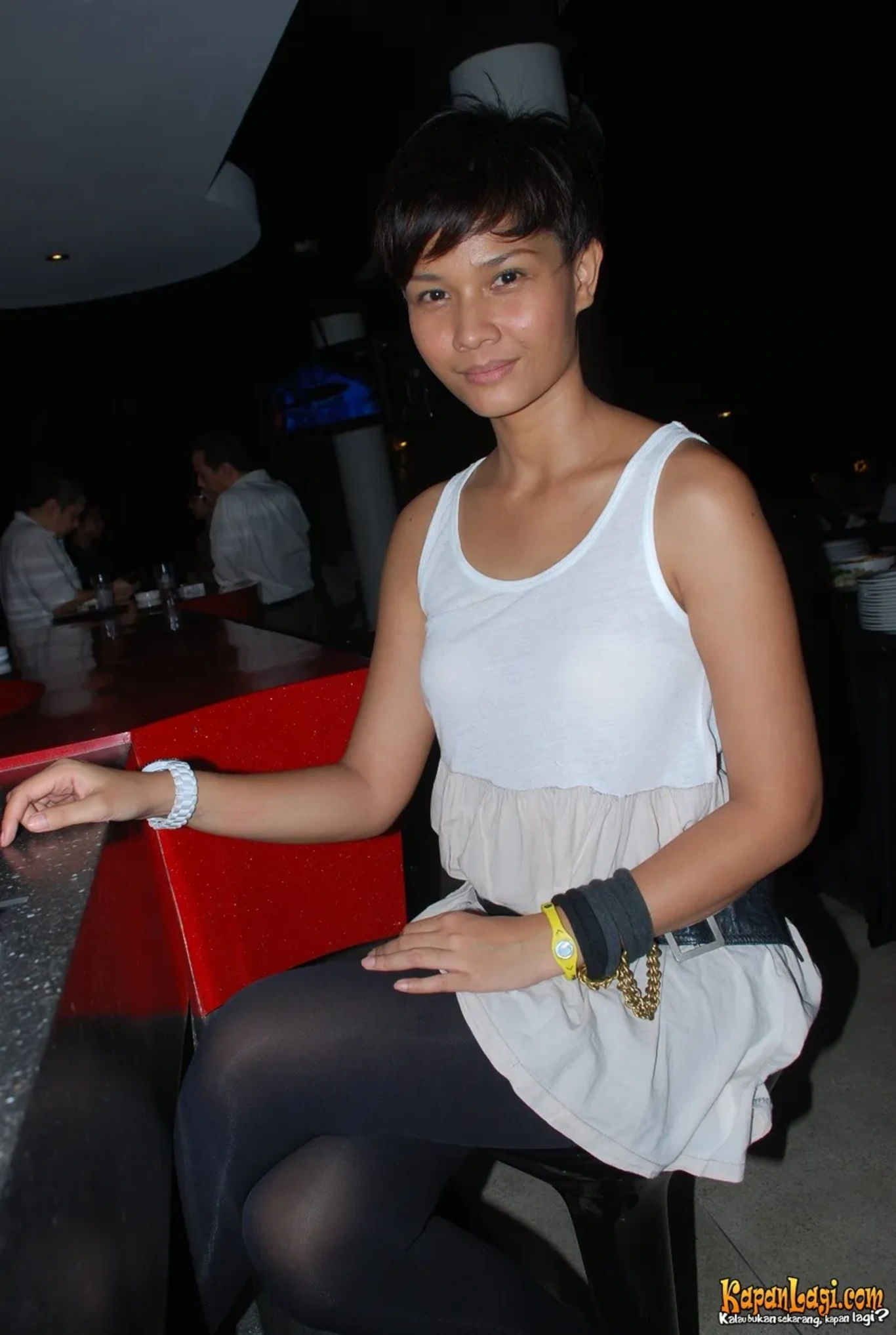 Jika Anda tidak melihat foto Kaemita Boediono, kemungkinan karena foto dengan nomor tersebut tidak tersedia di Kapanlagi.com™