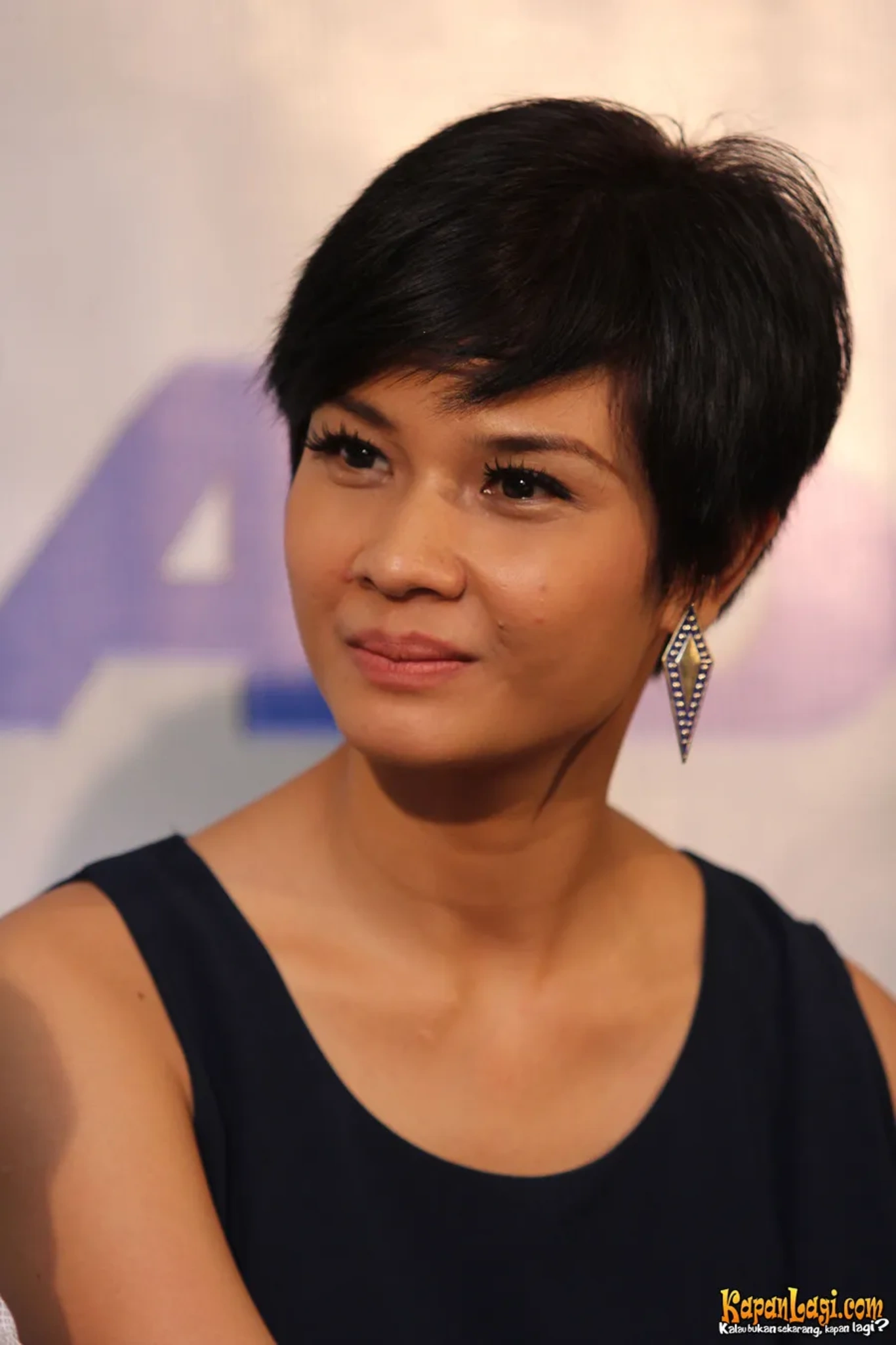 Jika Anda tidak melihat foto Kaemita Boediono, kemungkinan karena foto dengan nomor tersebut tidak tersedia di Kapanlagi.com™