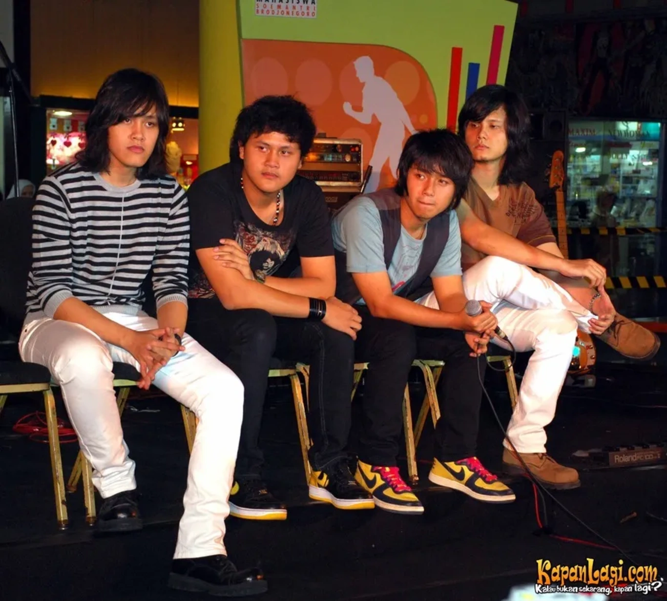 Jika Anda tidak melihat foto Kanda Band, kemungkinan karena foto dengan nomor tersebut tidak tersedia di Kapanlagi.com™