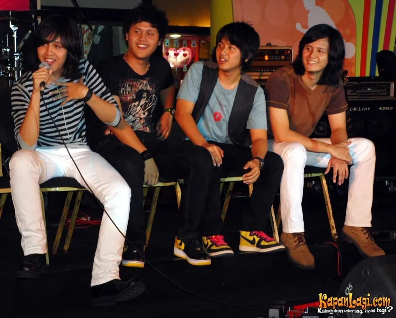 Jika Anda tidak melihat foto Kanda Band, kemungkinan karena foto dengan nomor tersebut tidak tersedia di Kapanlagi.com™