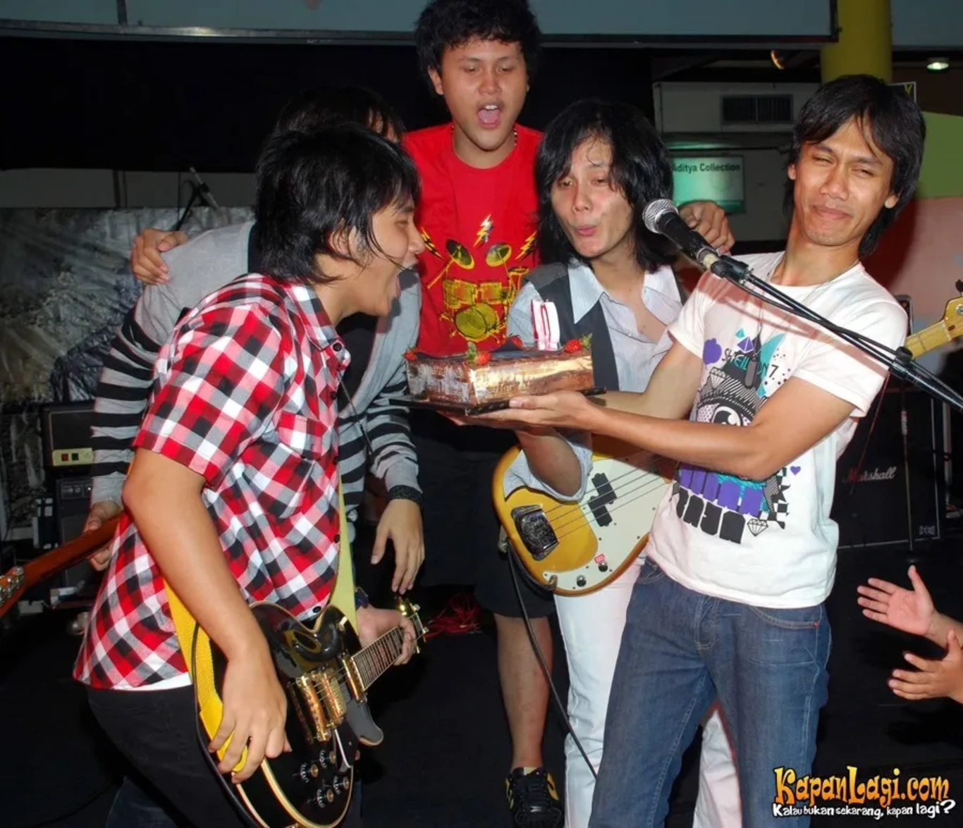 Jika Anda tidak melihat foto Kanda Band, kemungkinan karena foto dengan nomor tersebut tidak tersedia di Kapanlagi.com™